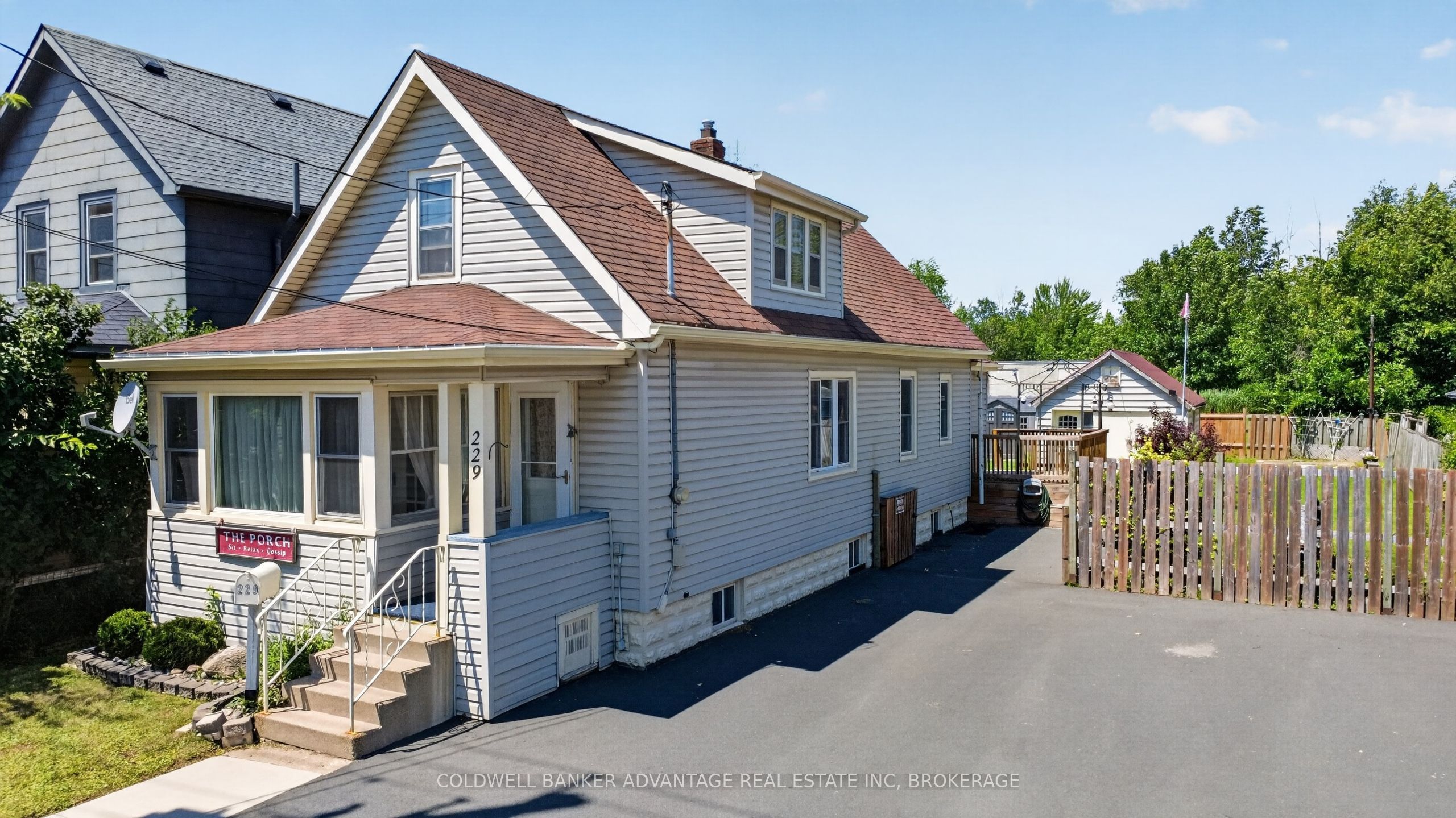 229 Broadway Avenue, Welland, ON L3C 5L7 photo 2