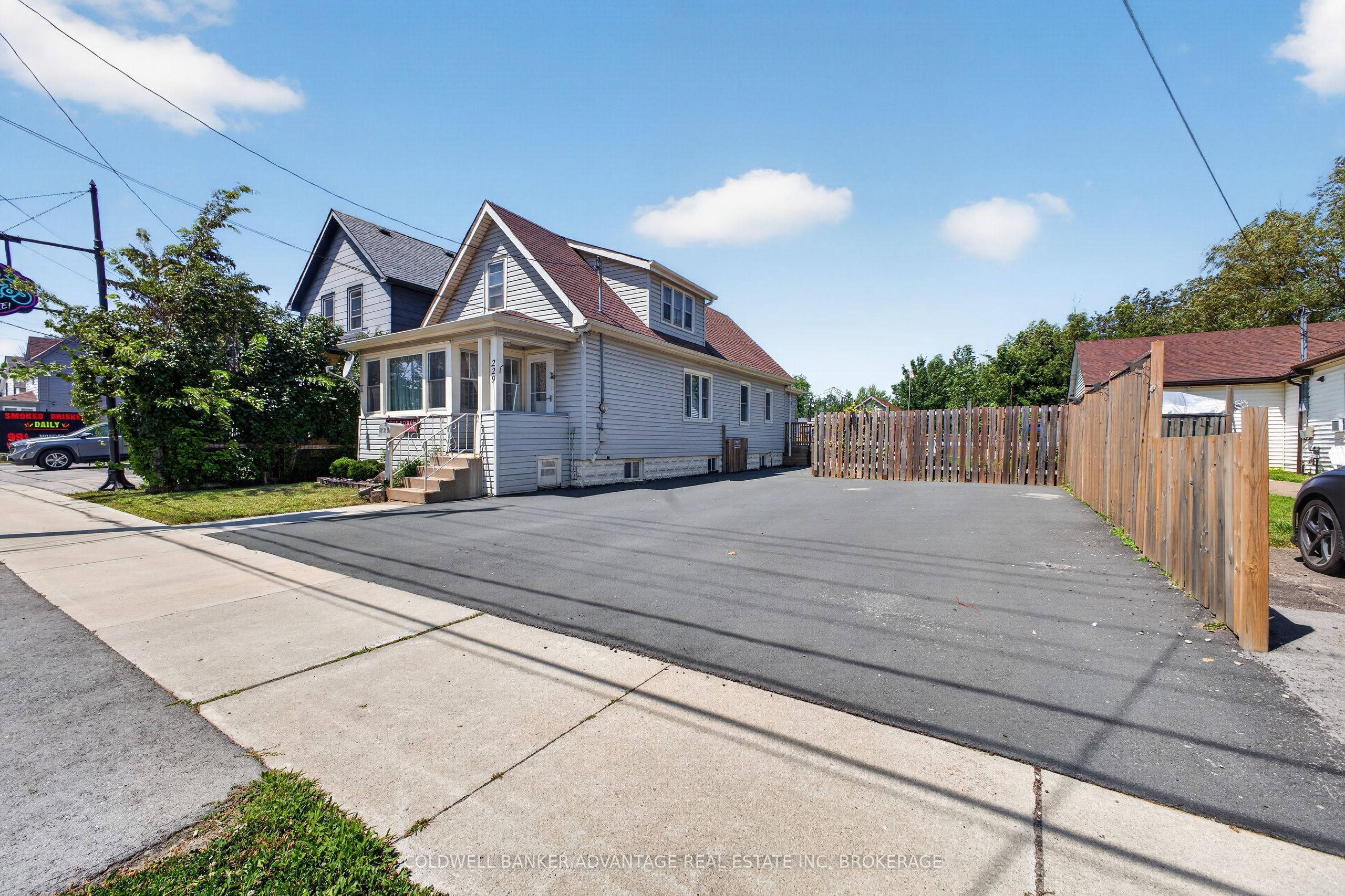 229 Broadway Avenue, Welland, ON L3C 5L7 photo 3
