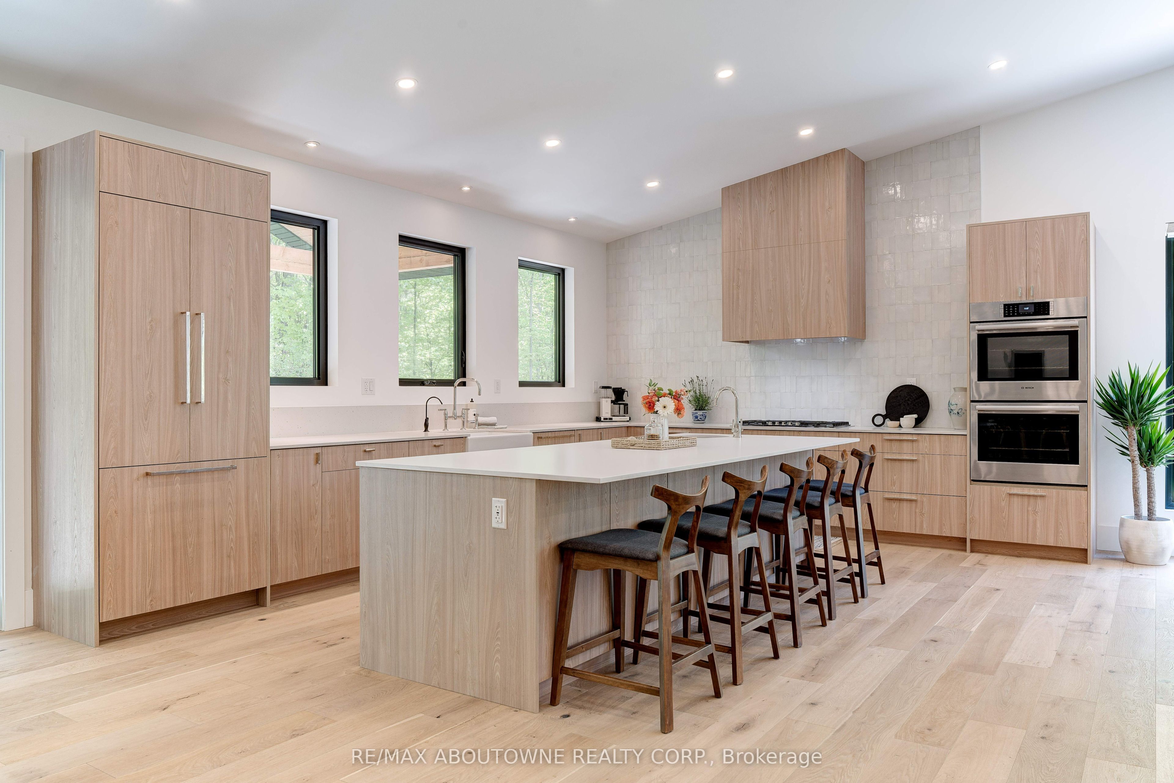 295 Allen Road, Grimsby, ON L3M 4E7 photo 4