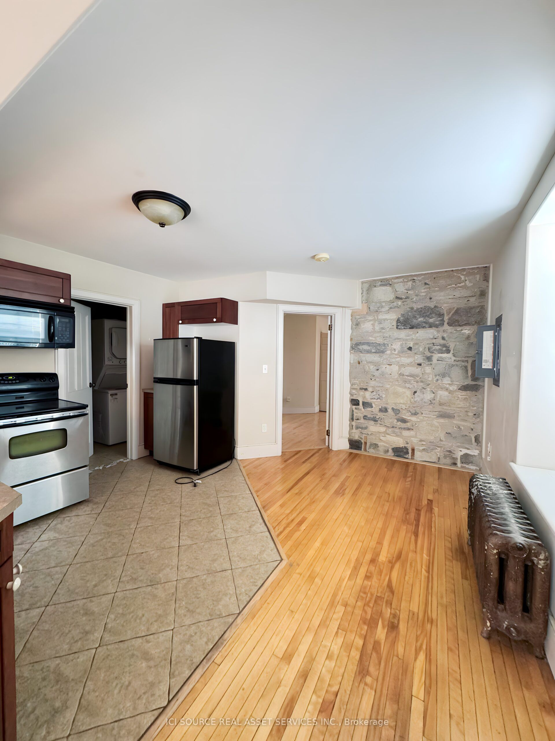 23 West Street W Main, Kingston, ON K7L 2S2