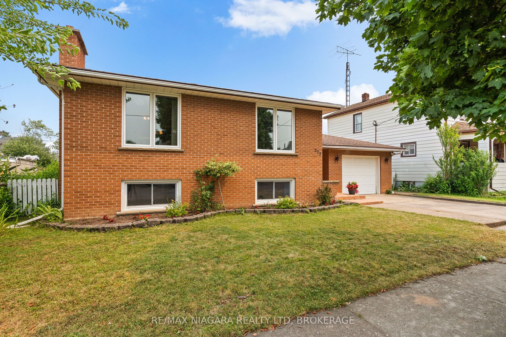 232 Wallace Avenue S, Welland, ON L3B 1R6