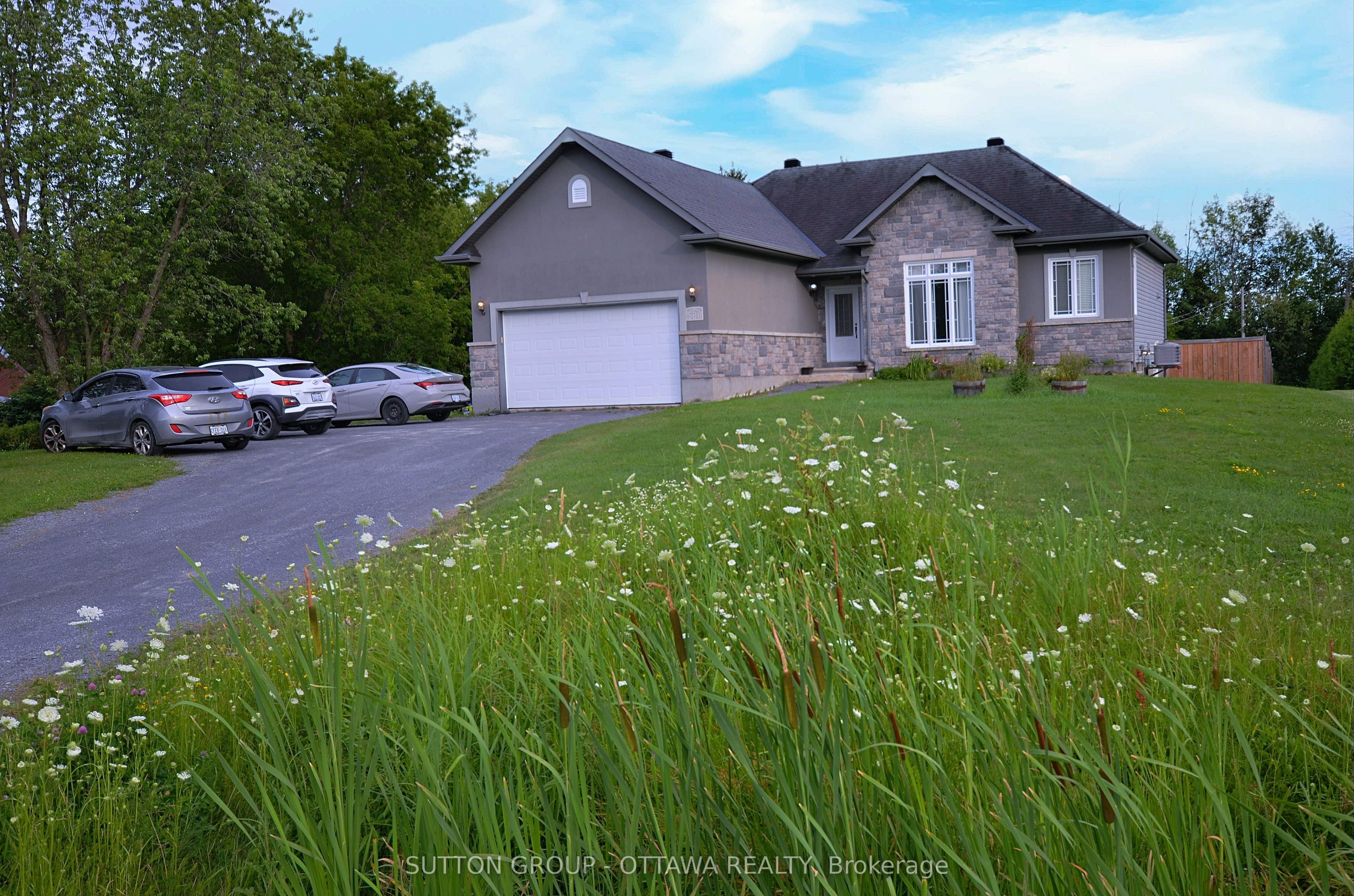 588 Russell Road, Clarence-Rockland, ON K0A 2A0 photo 2