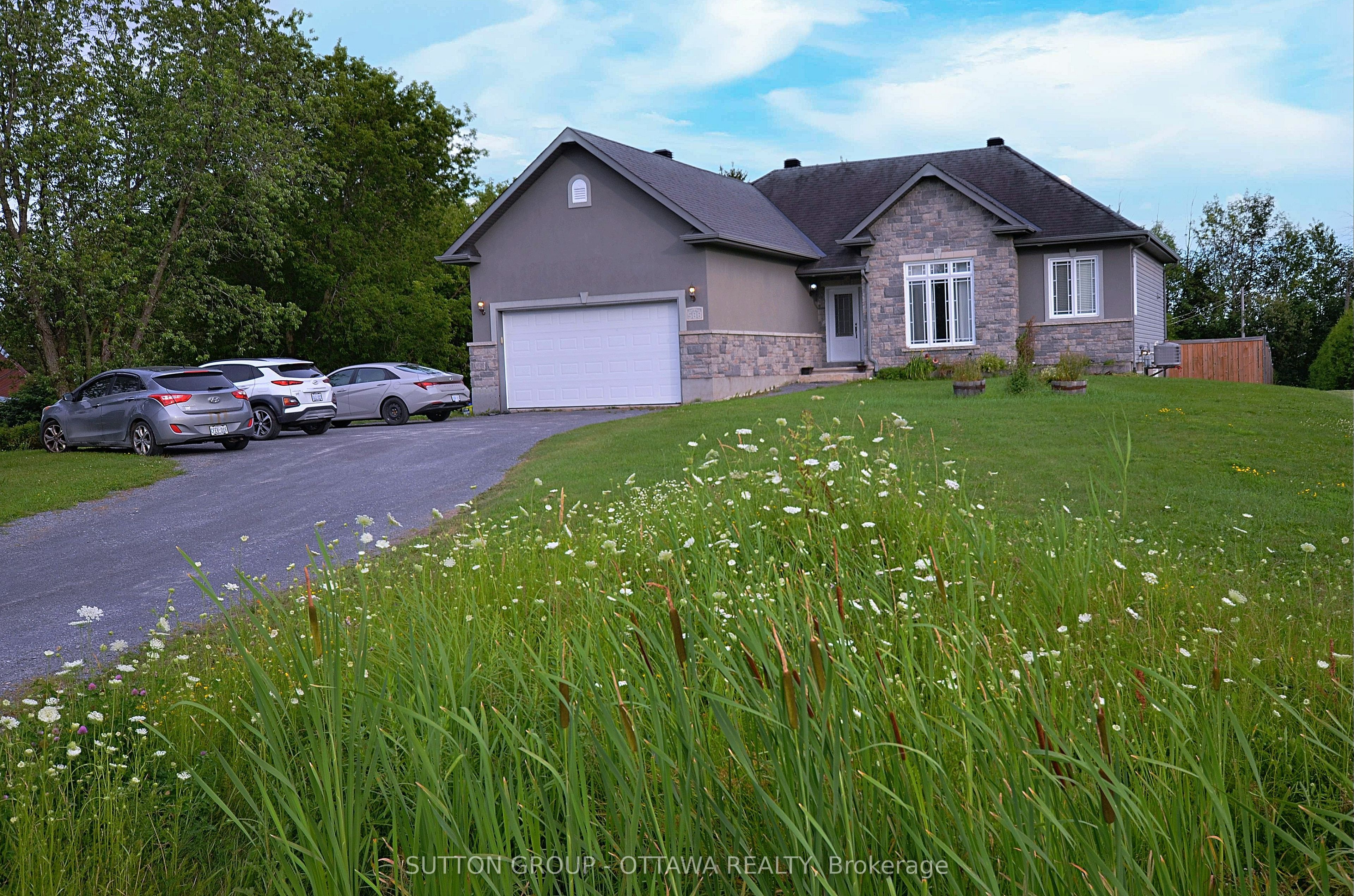 588 Russell Road, Clarence-Rockland, ON K0A 2A0 photo 3