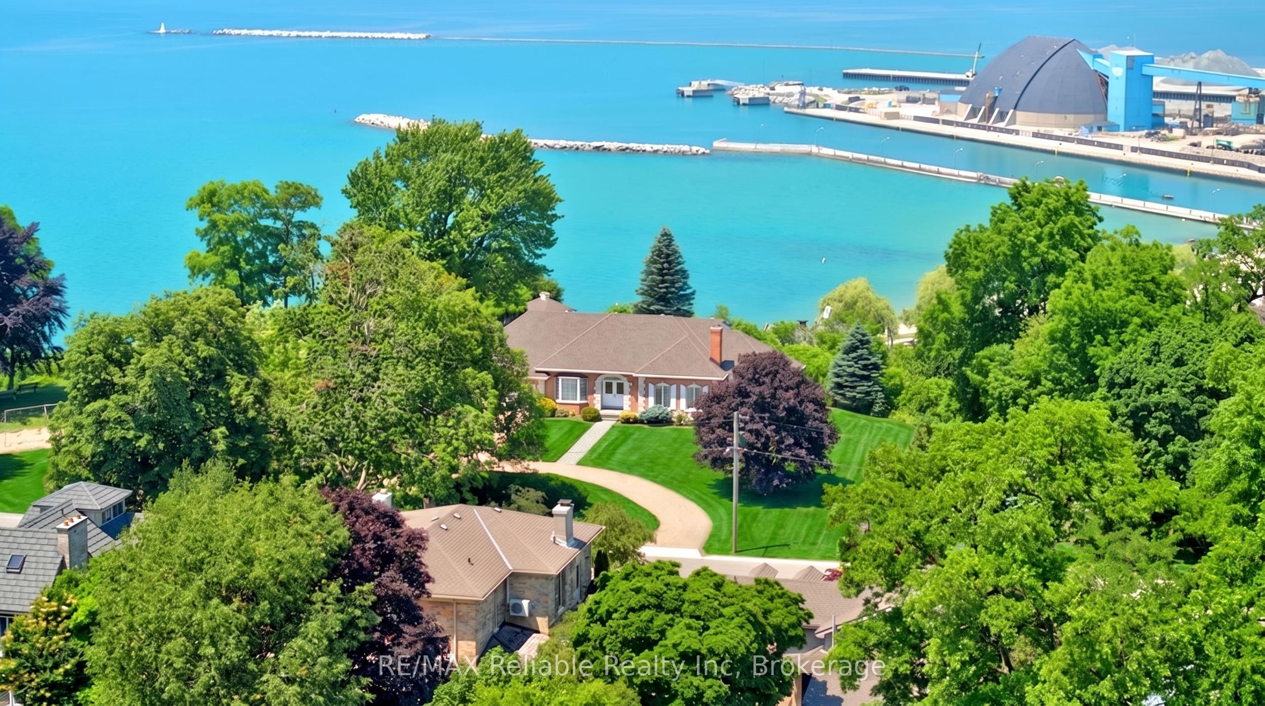 1 Harbour Lane, Goderich, ON N7A 4J8