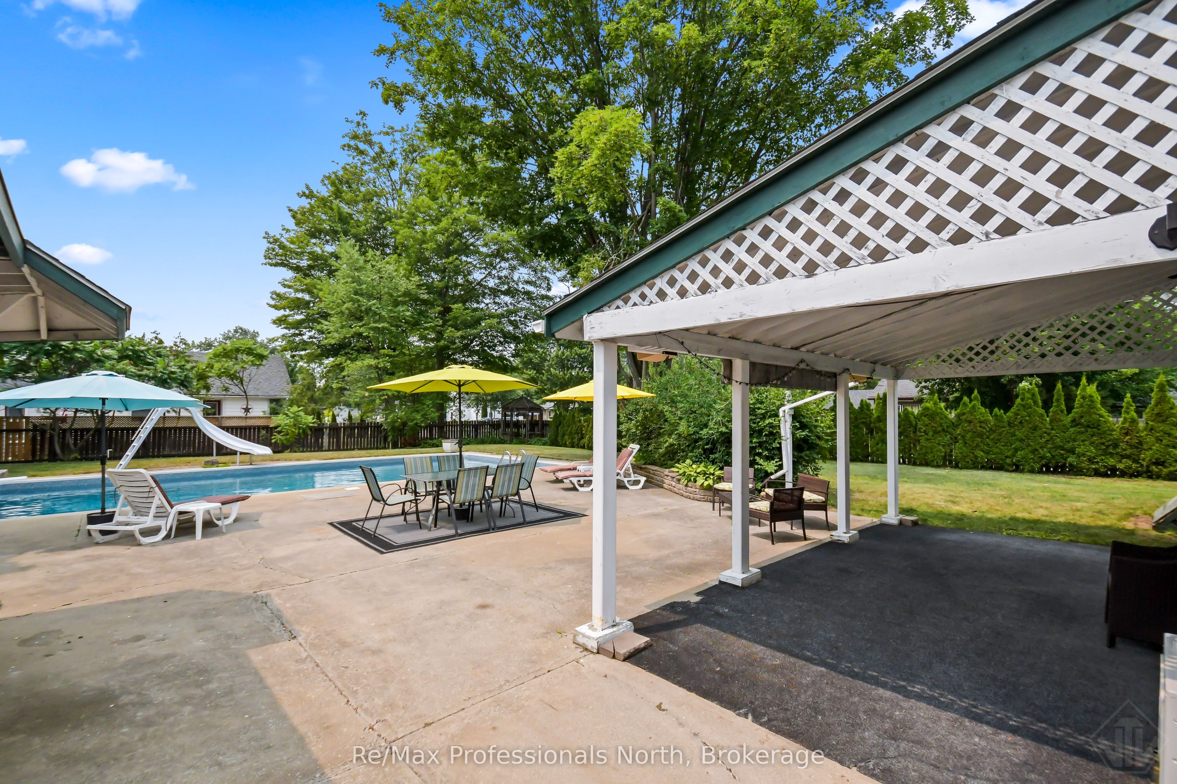 695 John Street N, Gravenhurst, ON P1P 1E6 photo 4
