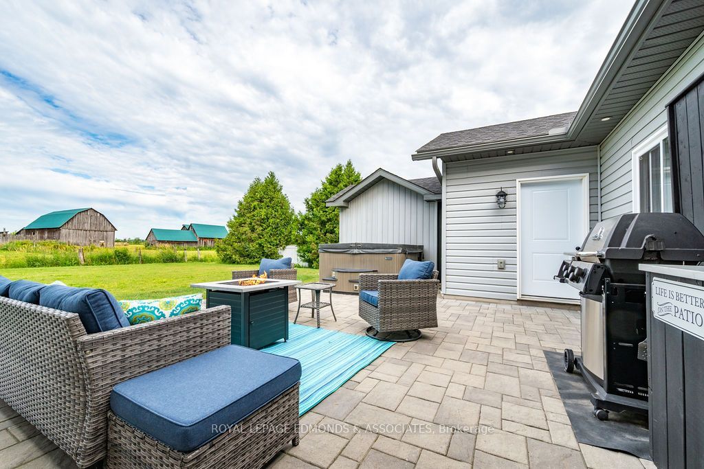 28 Carol Street, Laurentian Valley, ON K8A 6W6 photo 5