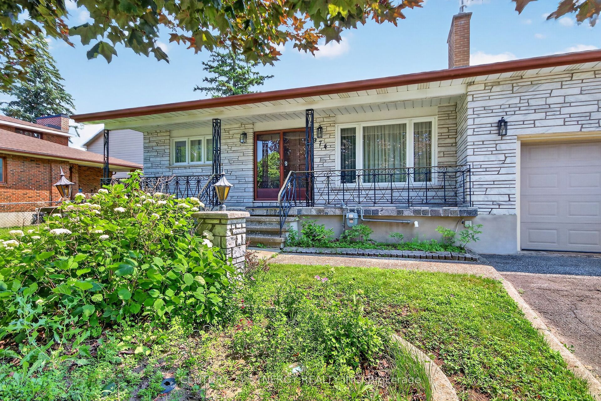 974 Greenbriar Avenue, Mooneys Bay - Carleton Heights and Area, ON K2C 0J7 photo 2