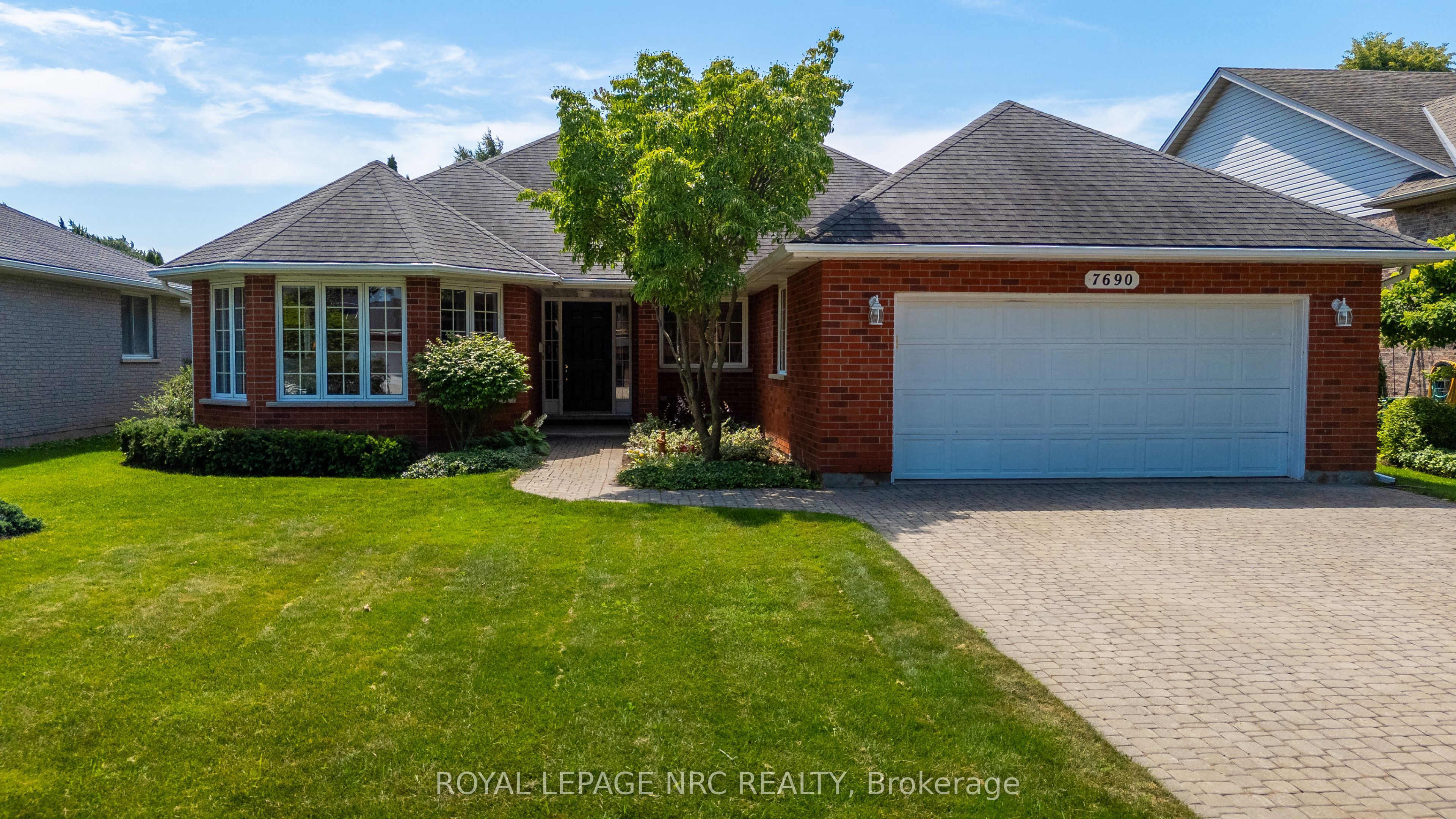 7690 Mount Carmel Boulevard, Niagara Falls, ON L2H 2Y3 photo 2