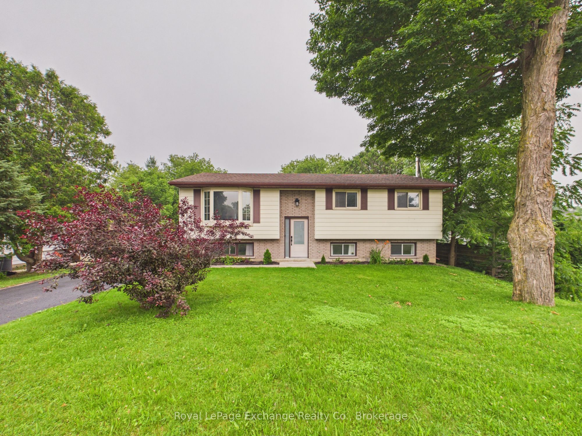 453 Elgin Street, Kincardine, ON N2Z 2V4 photo 2