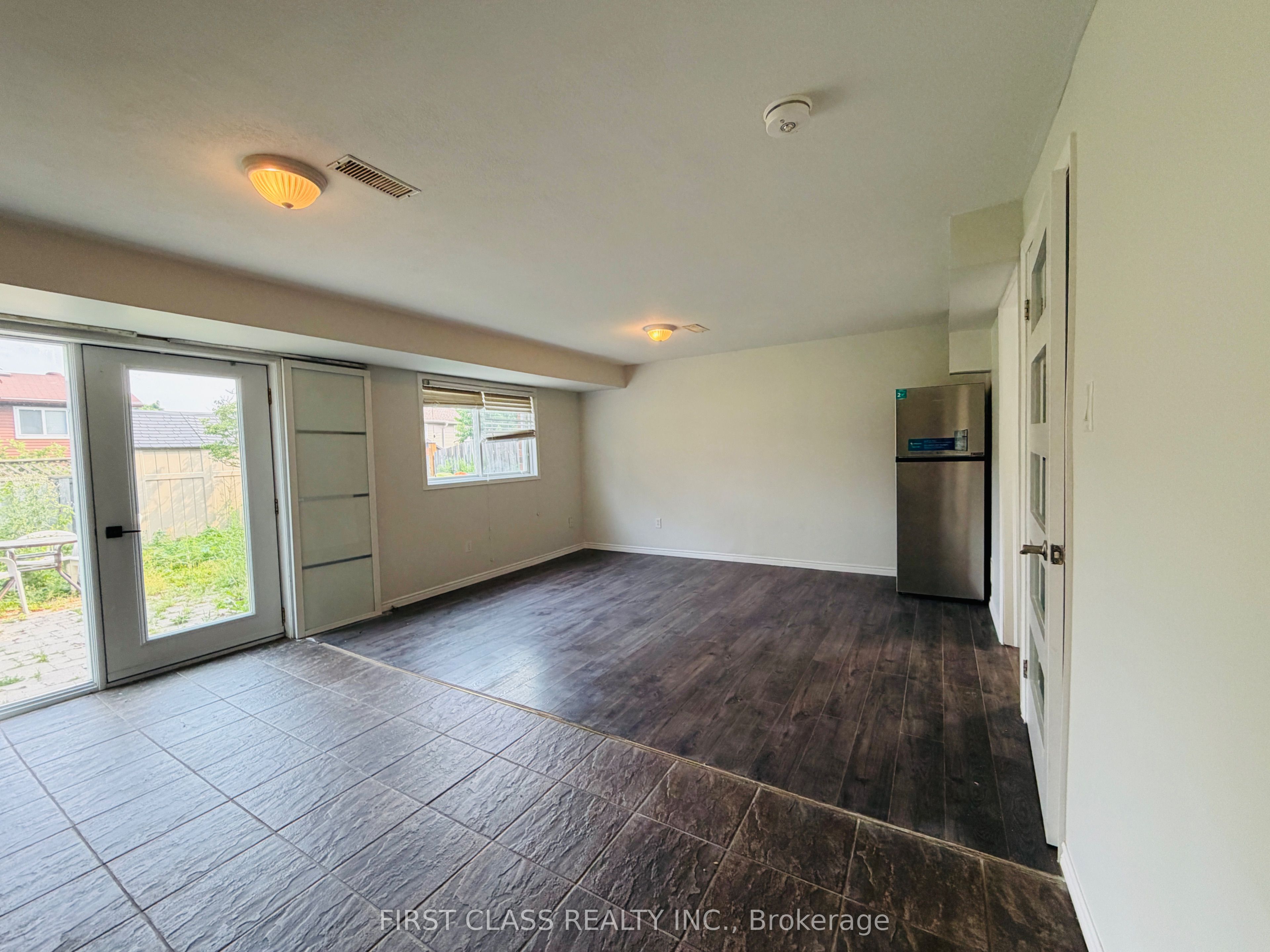 (LOWER) 624A Rummelhardt Drive, Waterloo, ON N2T 2K7 photo 4