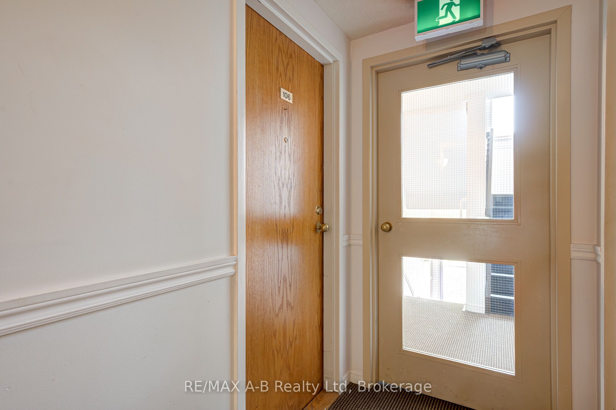 50 Campbell Court 106, Stratford, ON N5A 7T6 photo 5