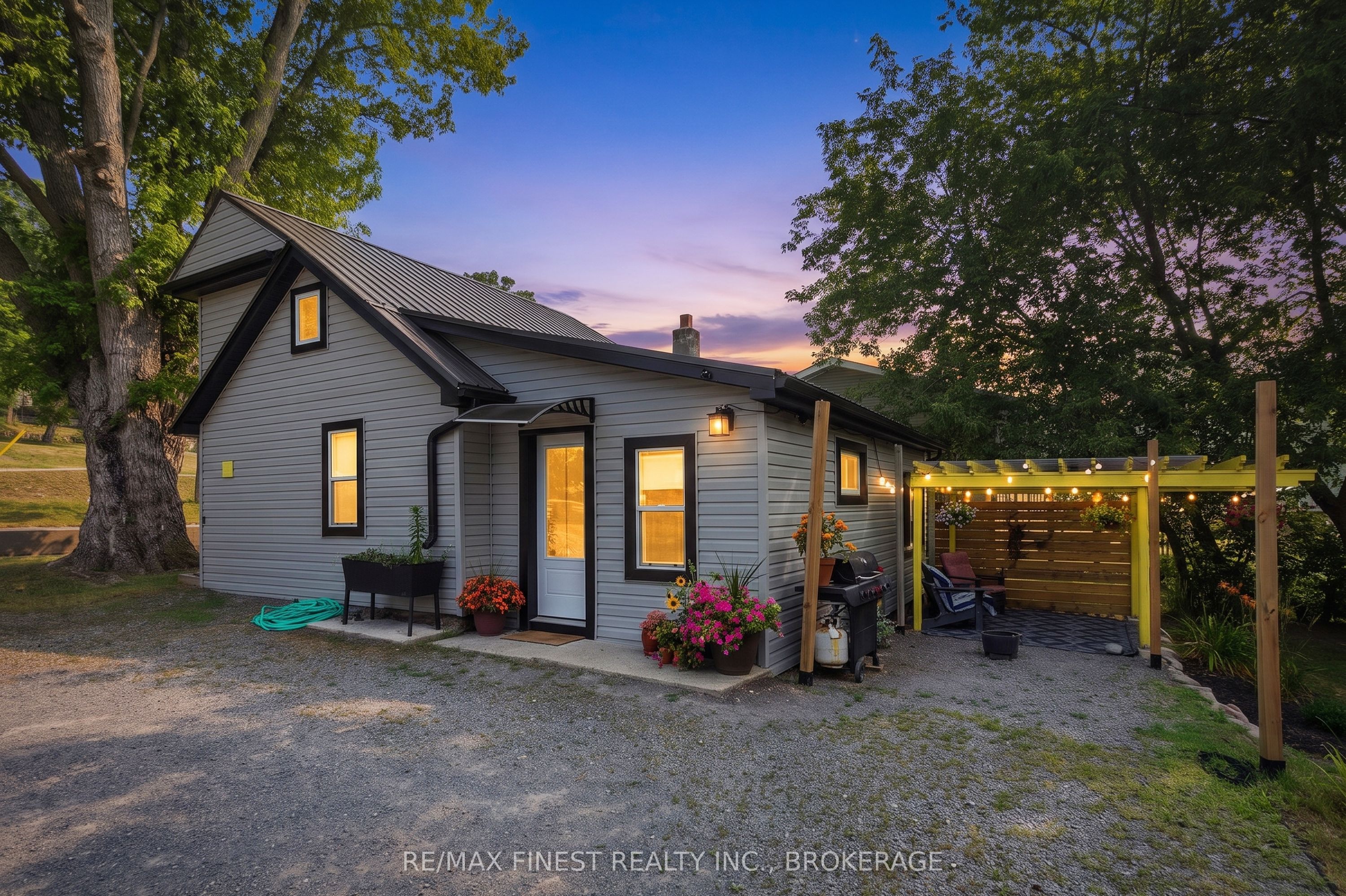 414 Dundas Street, Deseronto, ON K0K 1X0