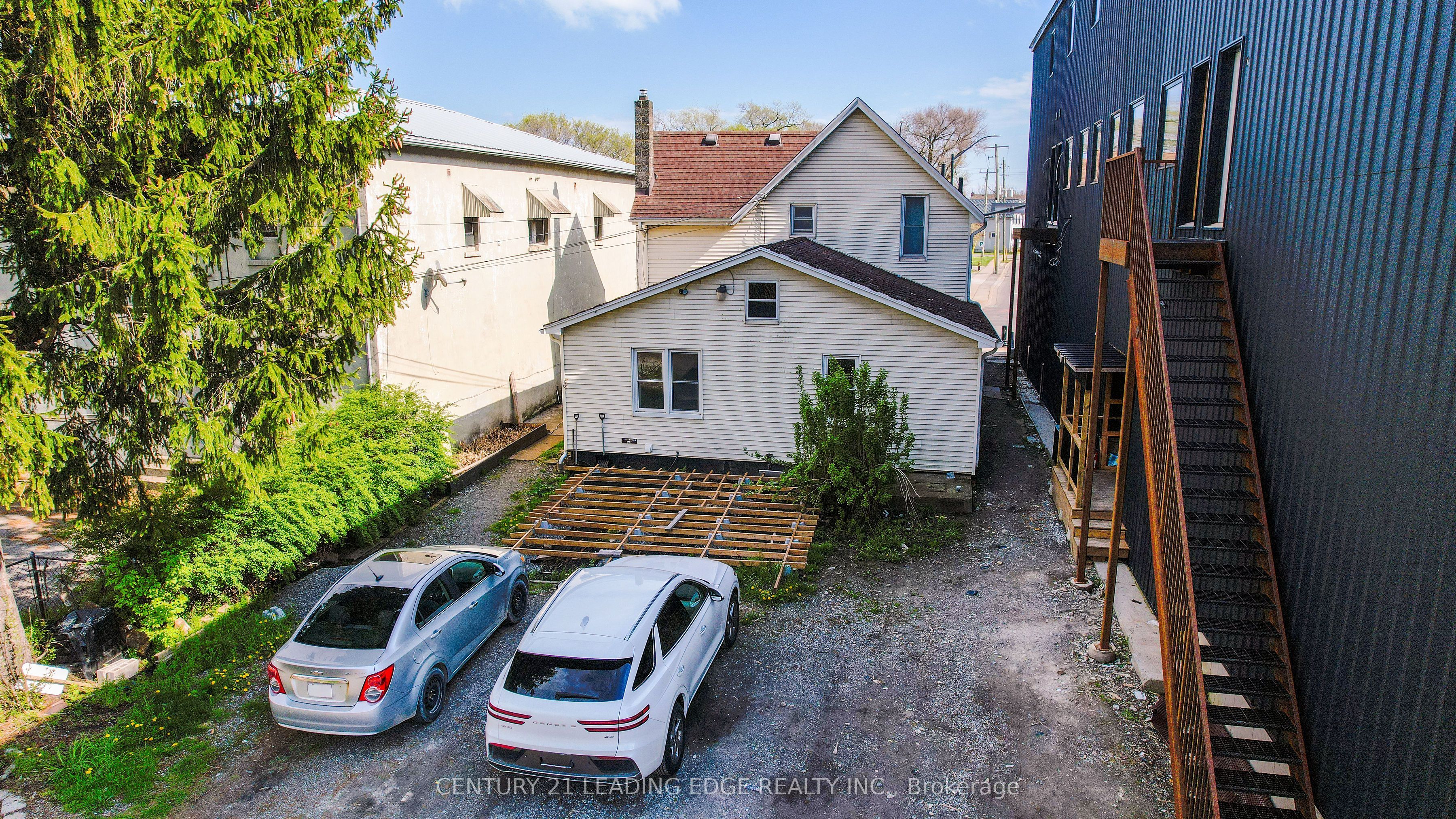 223 Main Street W, Port Colborne, ON L3K 3V7 photo 4