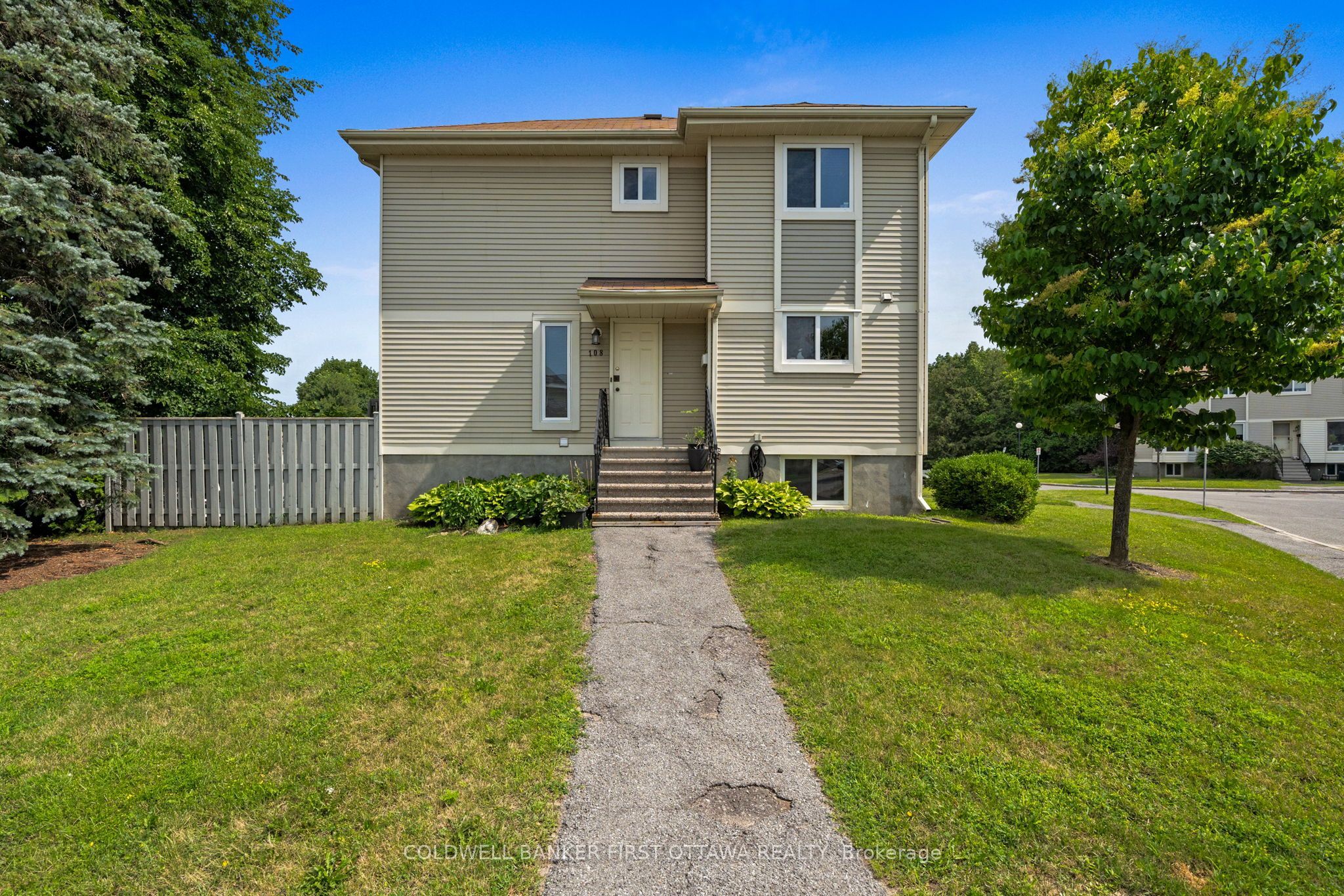 108 Mcdermot Court 6, Kanata, ON K2L 3V2 photo 2