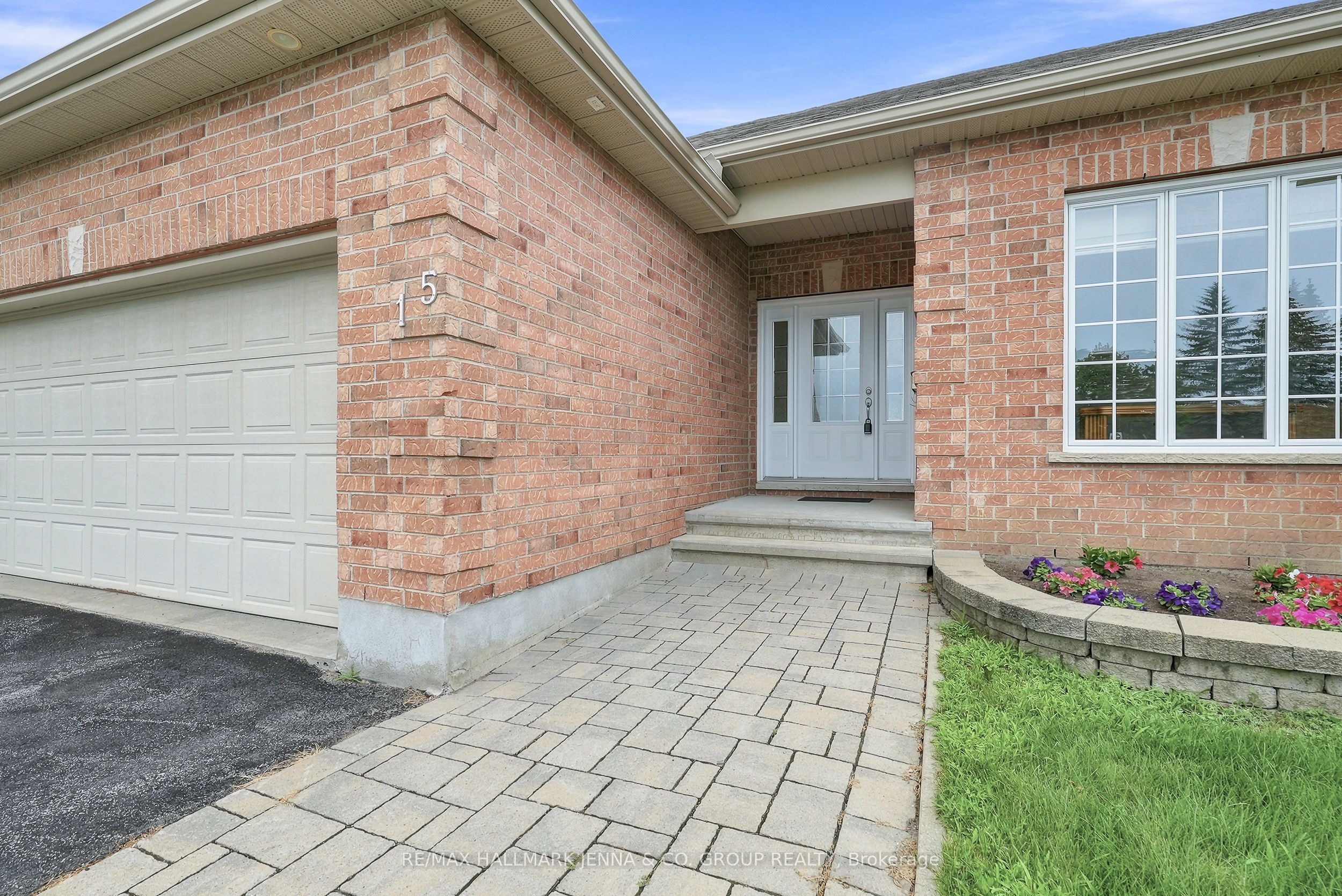 15 Baywood Drive, Stittsville - Munster - Richmond, ON K2S 2G2 photo 2