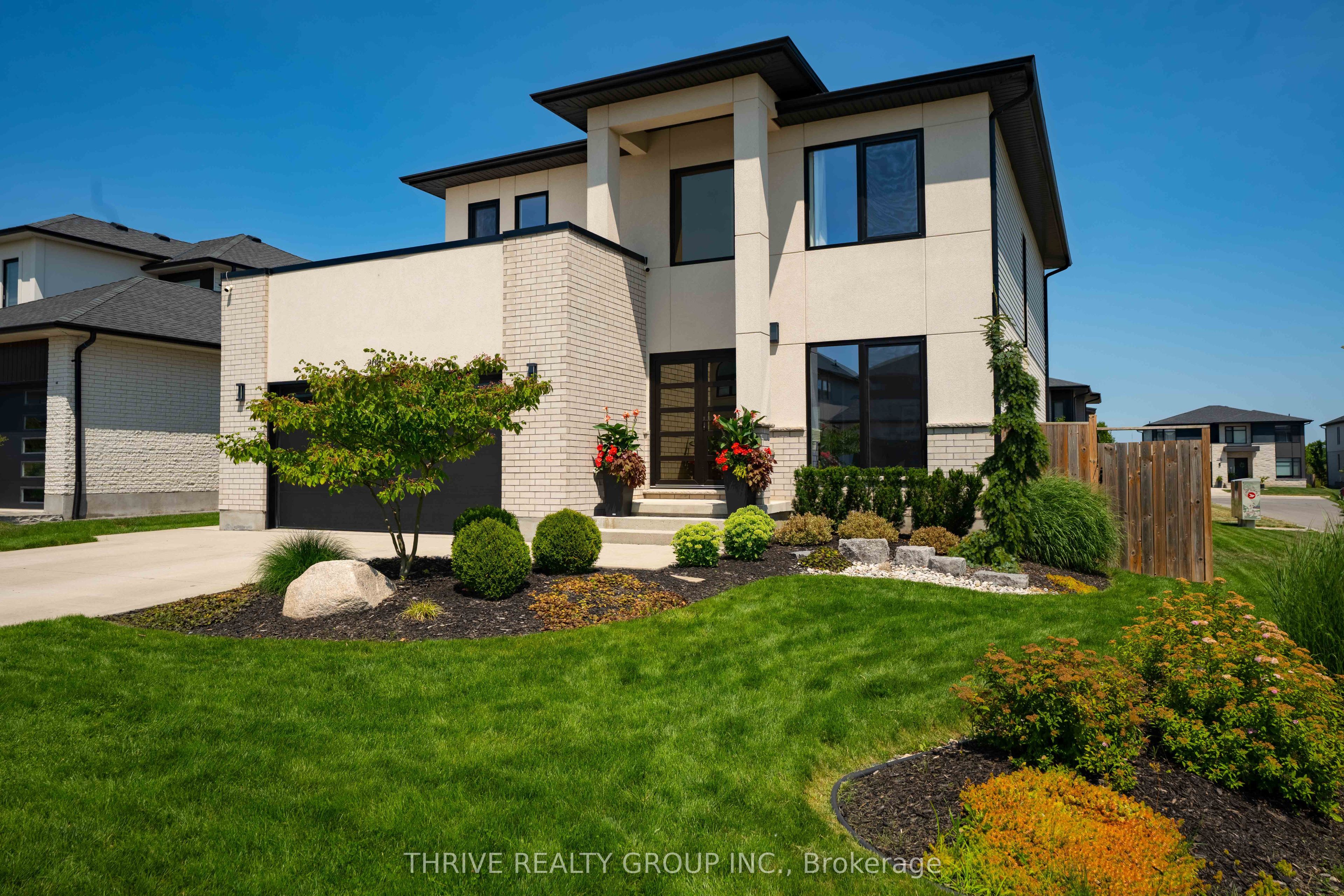 2084 Tyson Walk, London South, ON N6K 5R4 photo 2