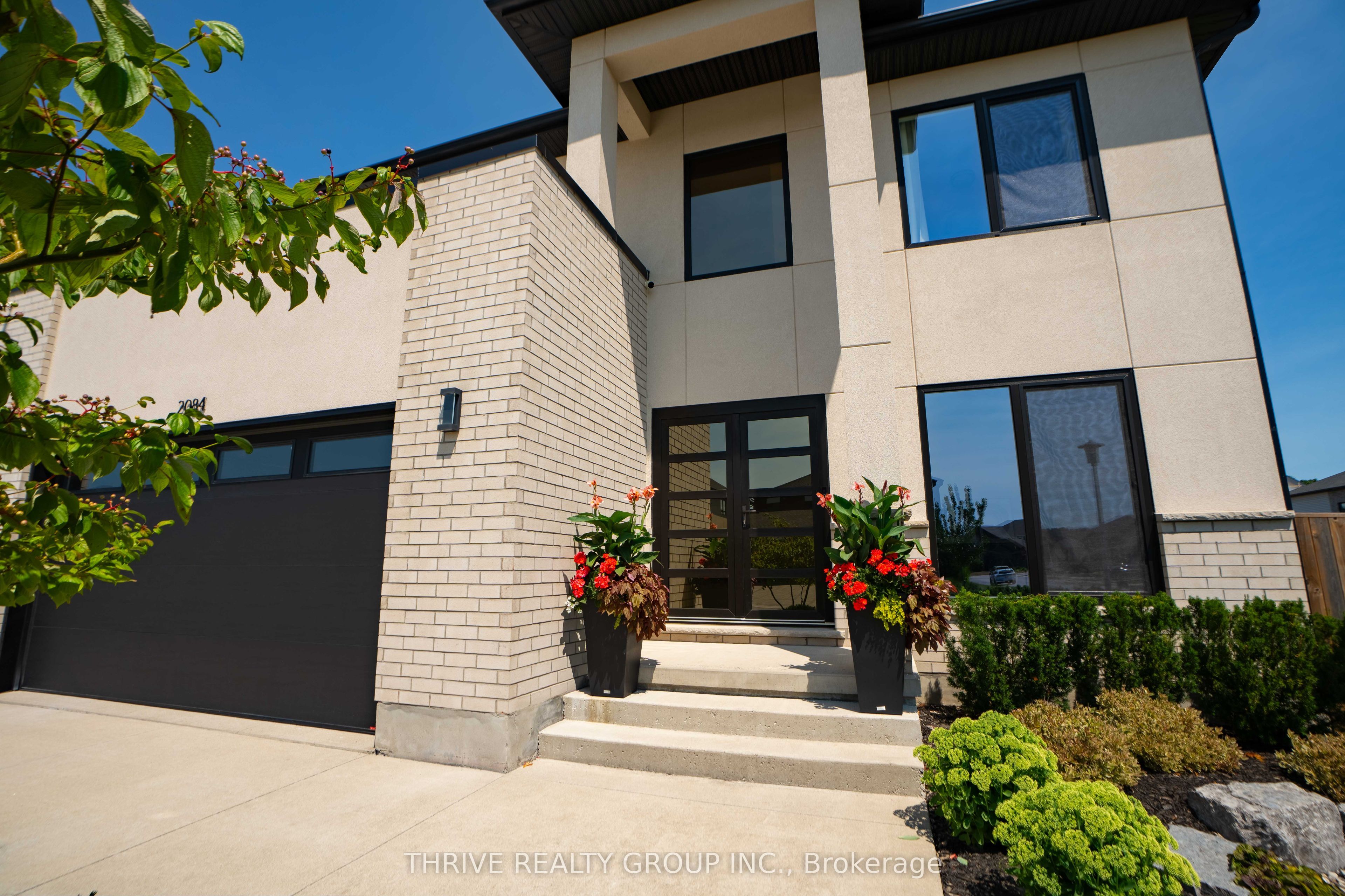 2084 Tyson Walk, London South, ON N6K 5R4 photo 3
