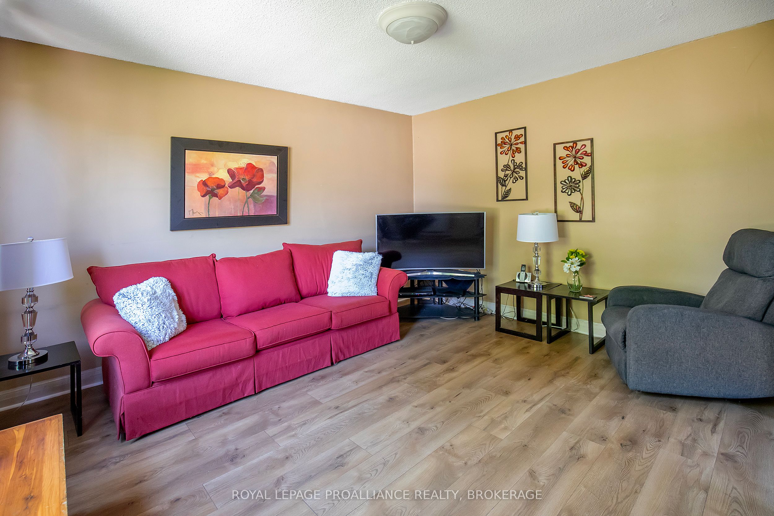 238 Mack Street, Kingston, ON K7L 1P7 photo 4