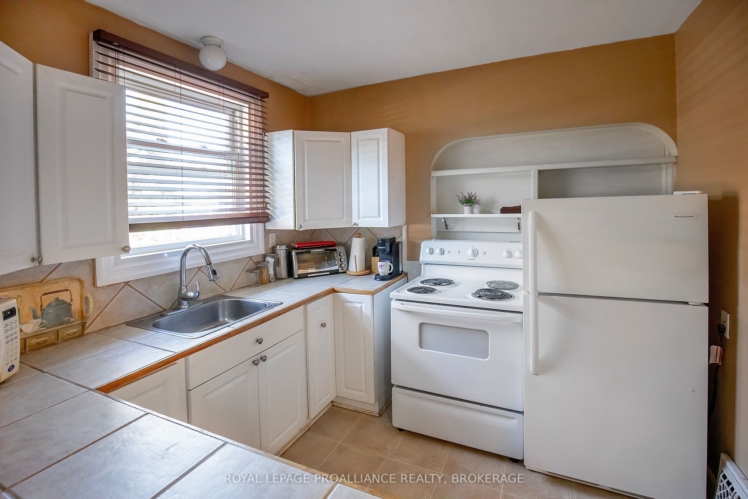 238 Mack Street, Kingston, ON K7L 1P7 photo 5