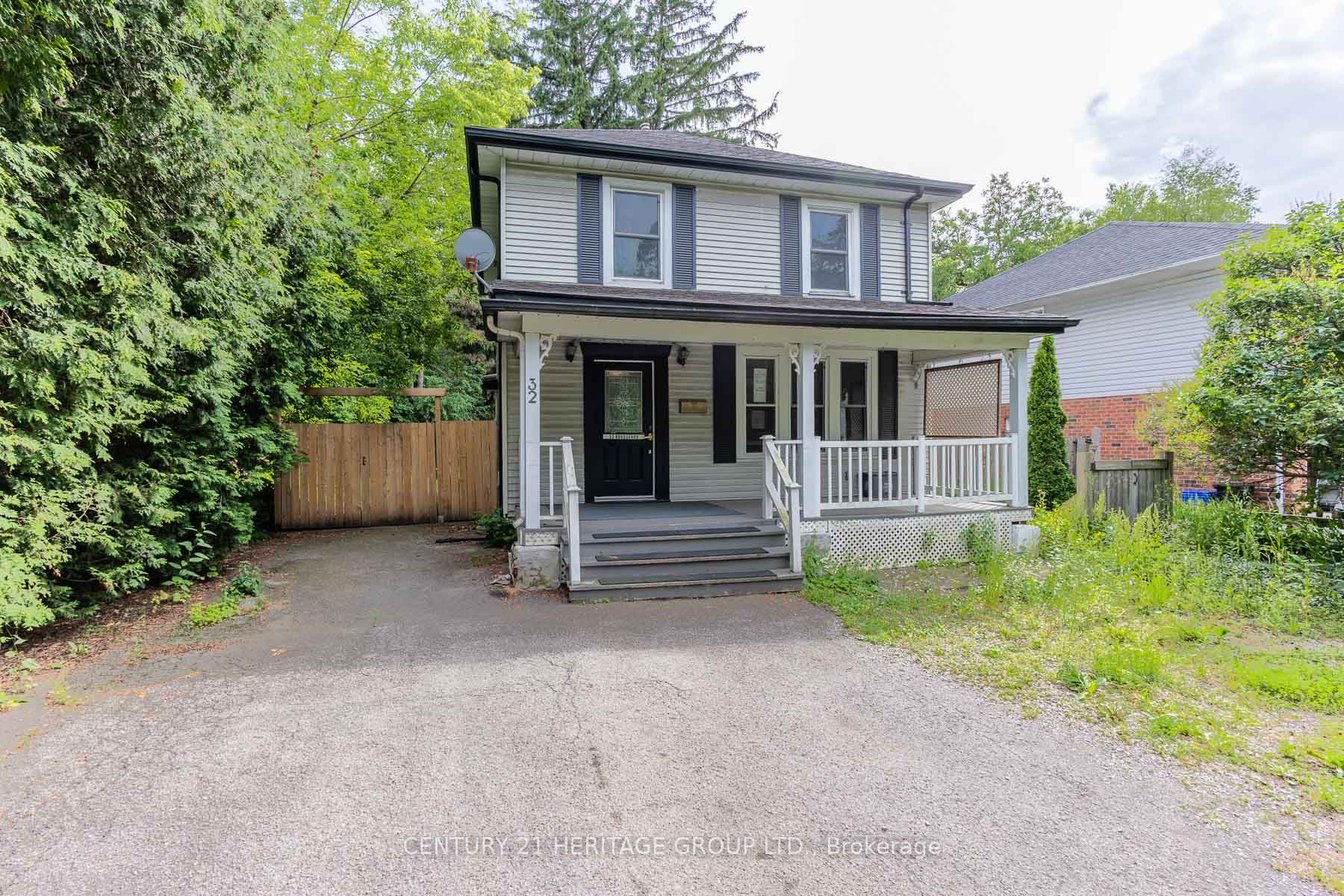 32 Rousseaux Street, Hamilton, ON L9G 2W5 photo 2