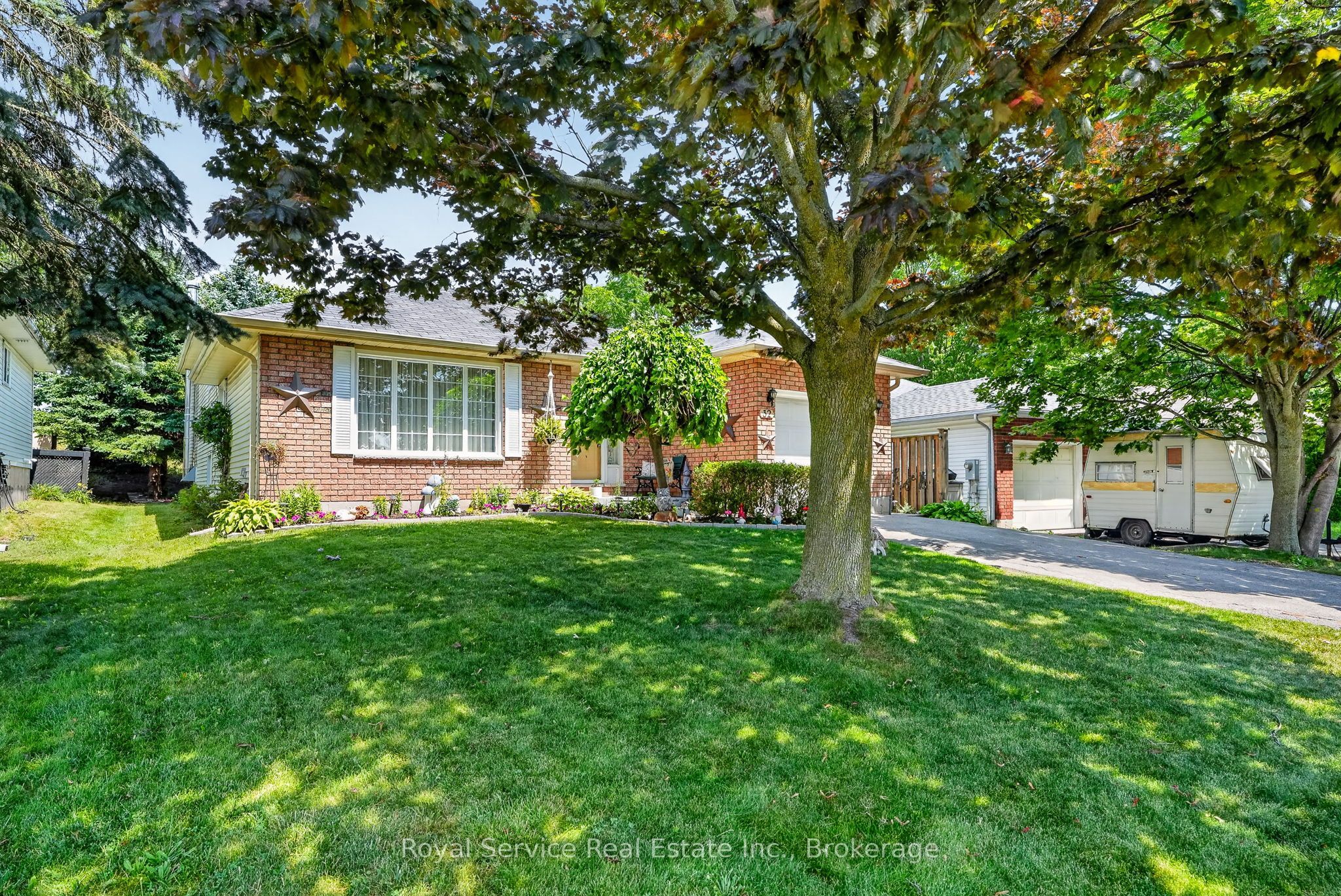 32 Hewson Drive, Port Hope, ON L1A 4C9 photo 2