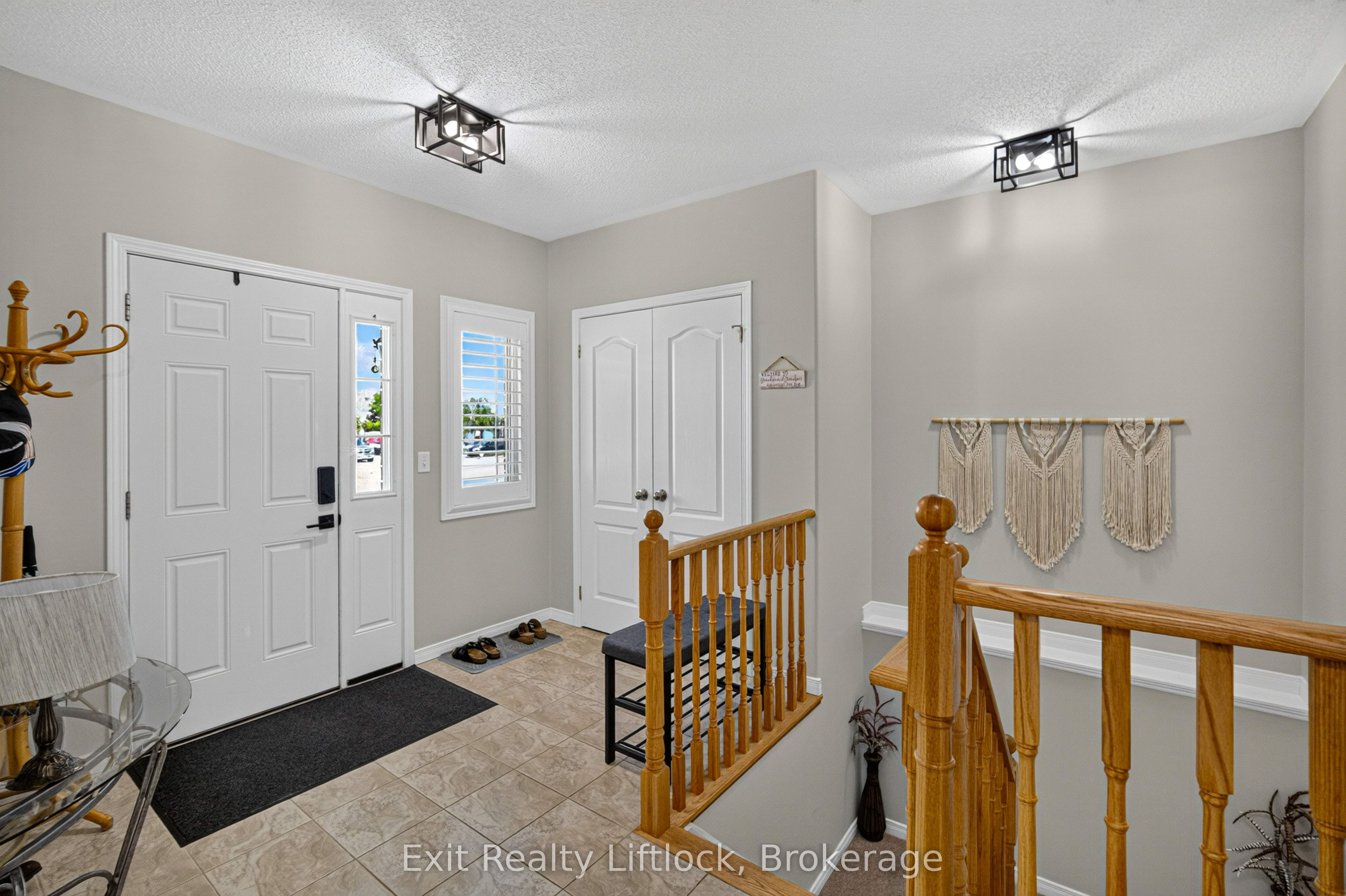1 Mcgregor Court, Peterborough, ON K9L 0B7 photo 4