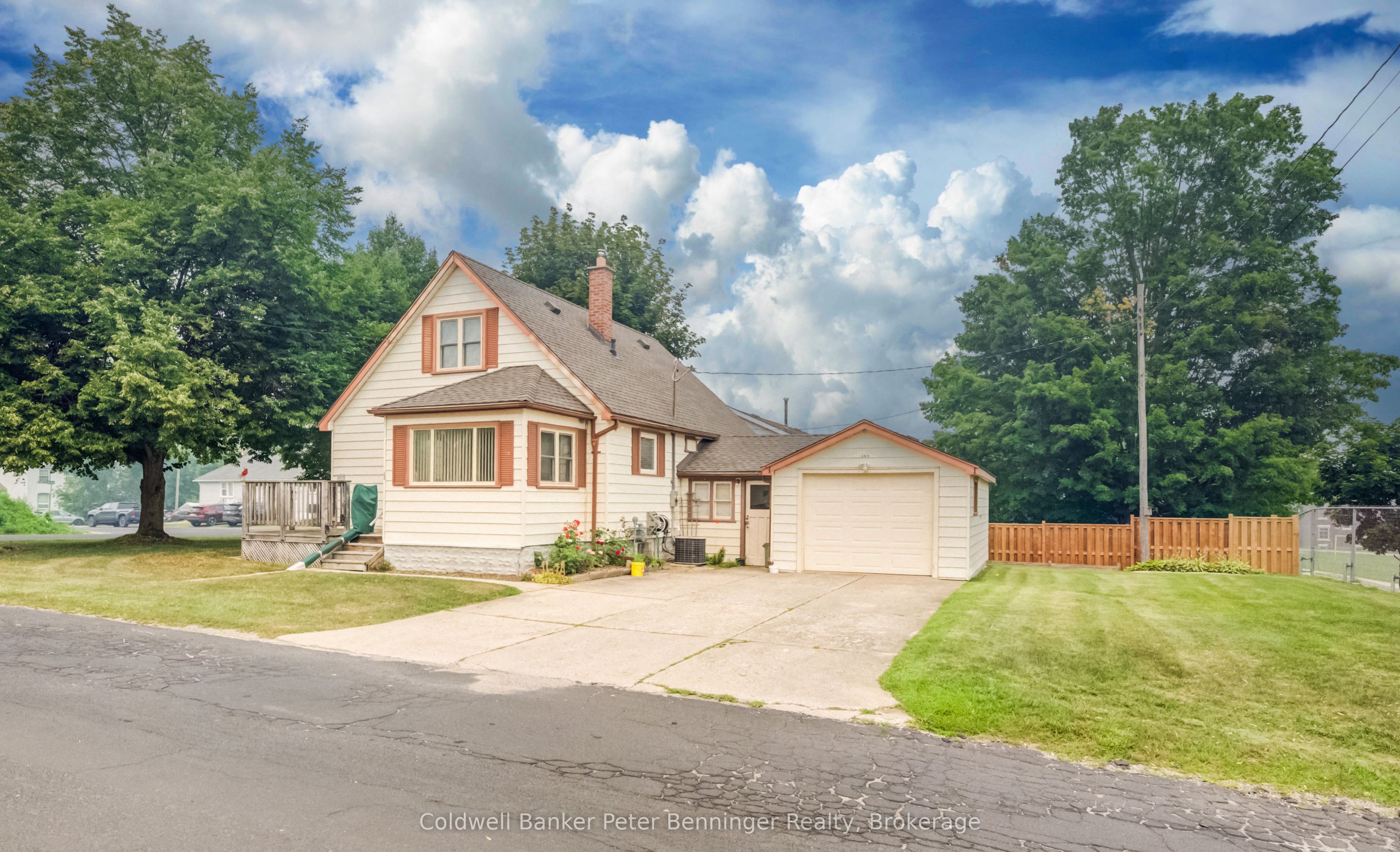 280 6th Street A N/A, Hanover, ON N4N 1E7 photo 3