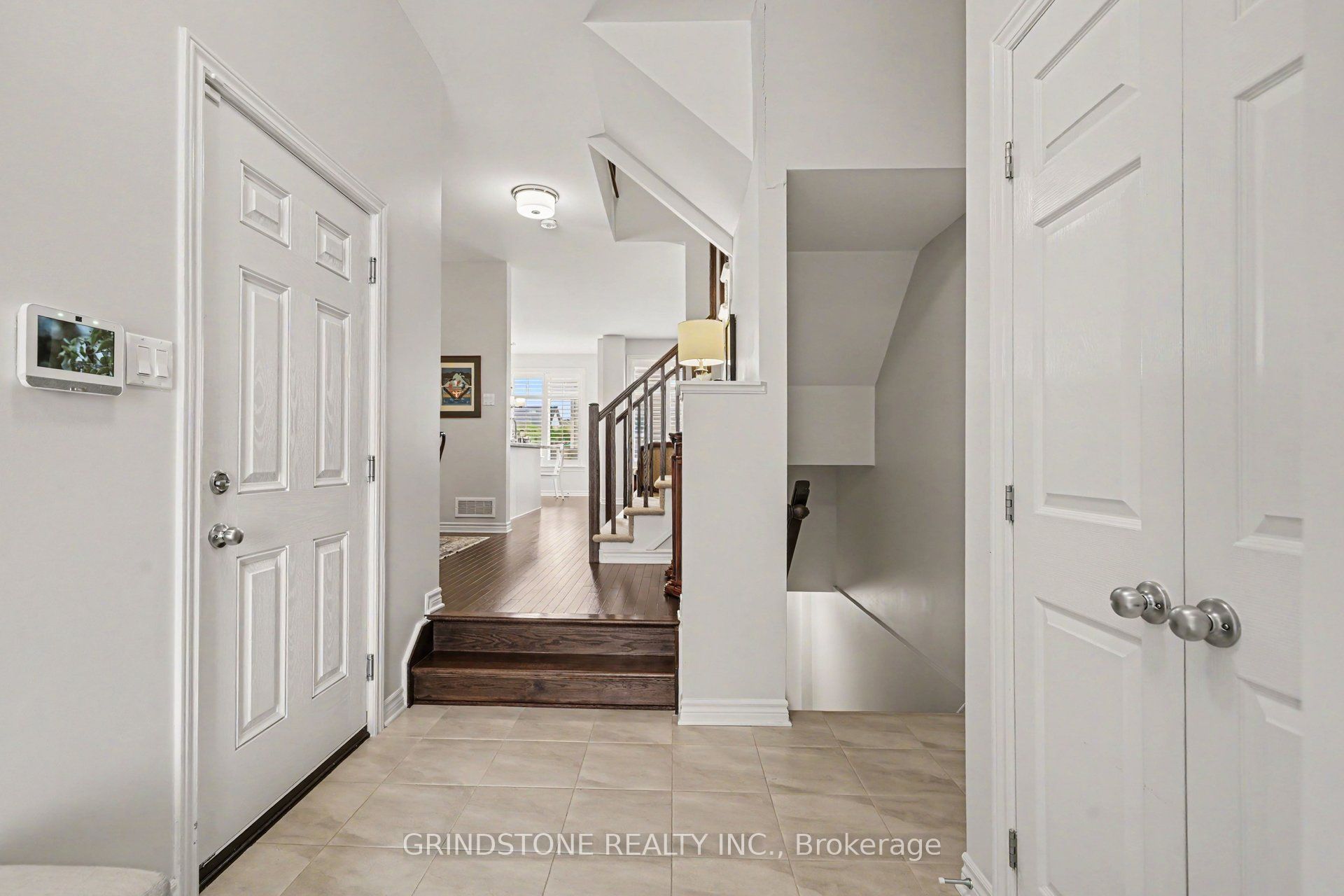 203 Trollius Way, Blossom Park - Airport and Area, ON K1T 0R7 photo 4