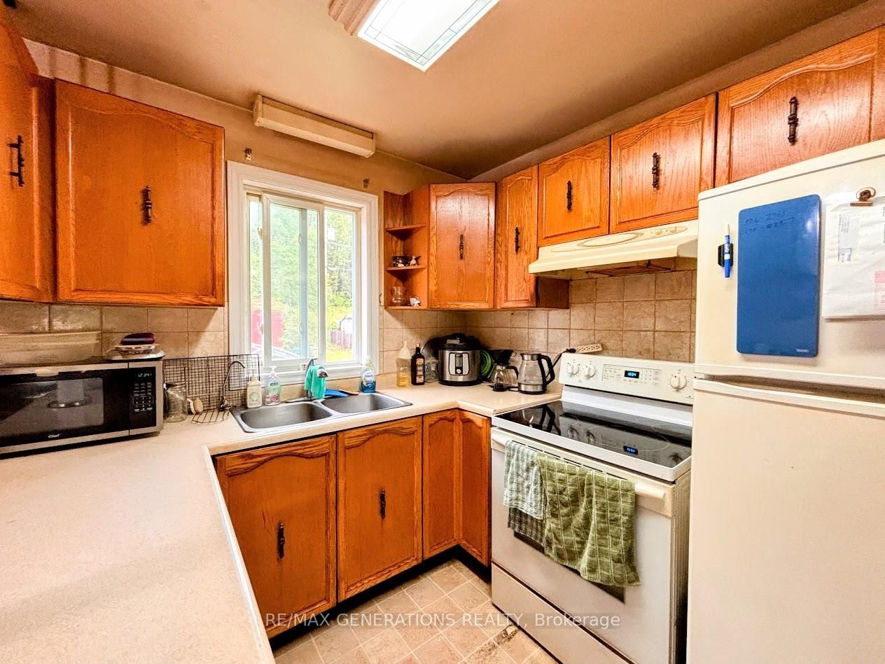 37 Matachewan Road, Manitouwadge, ON P0T 2C0 photo 4