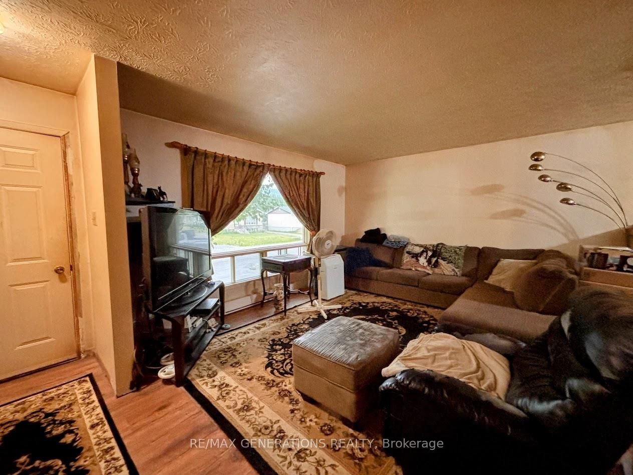 37 Matachewan Road, Manitouwadge, ON P0T 2C0 photo 5