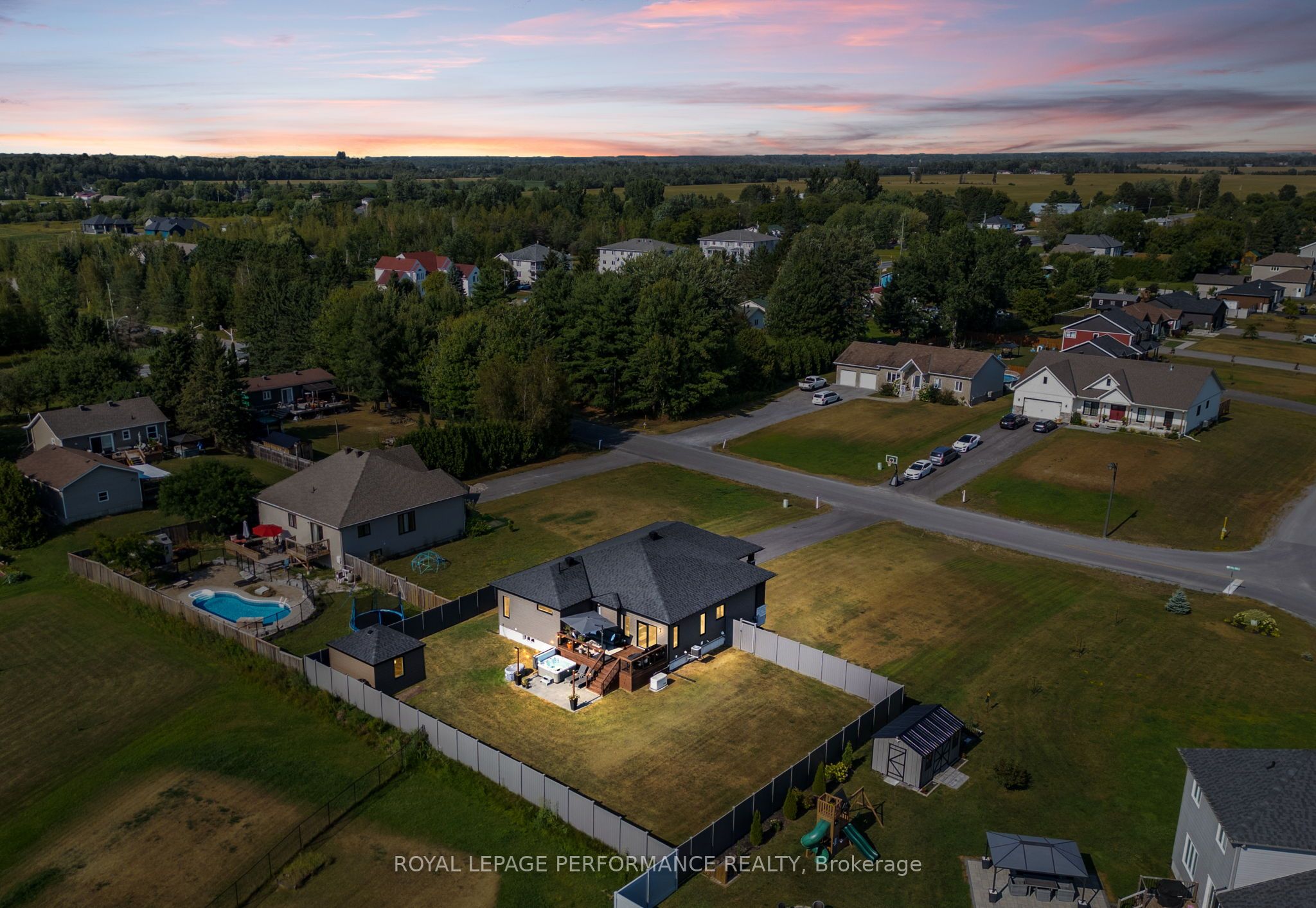 187 Grand Tronc Street, Clarence-Rockland, ON K0A 2A0 photo 2