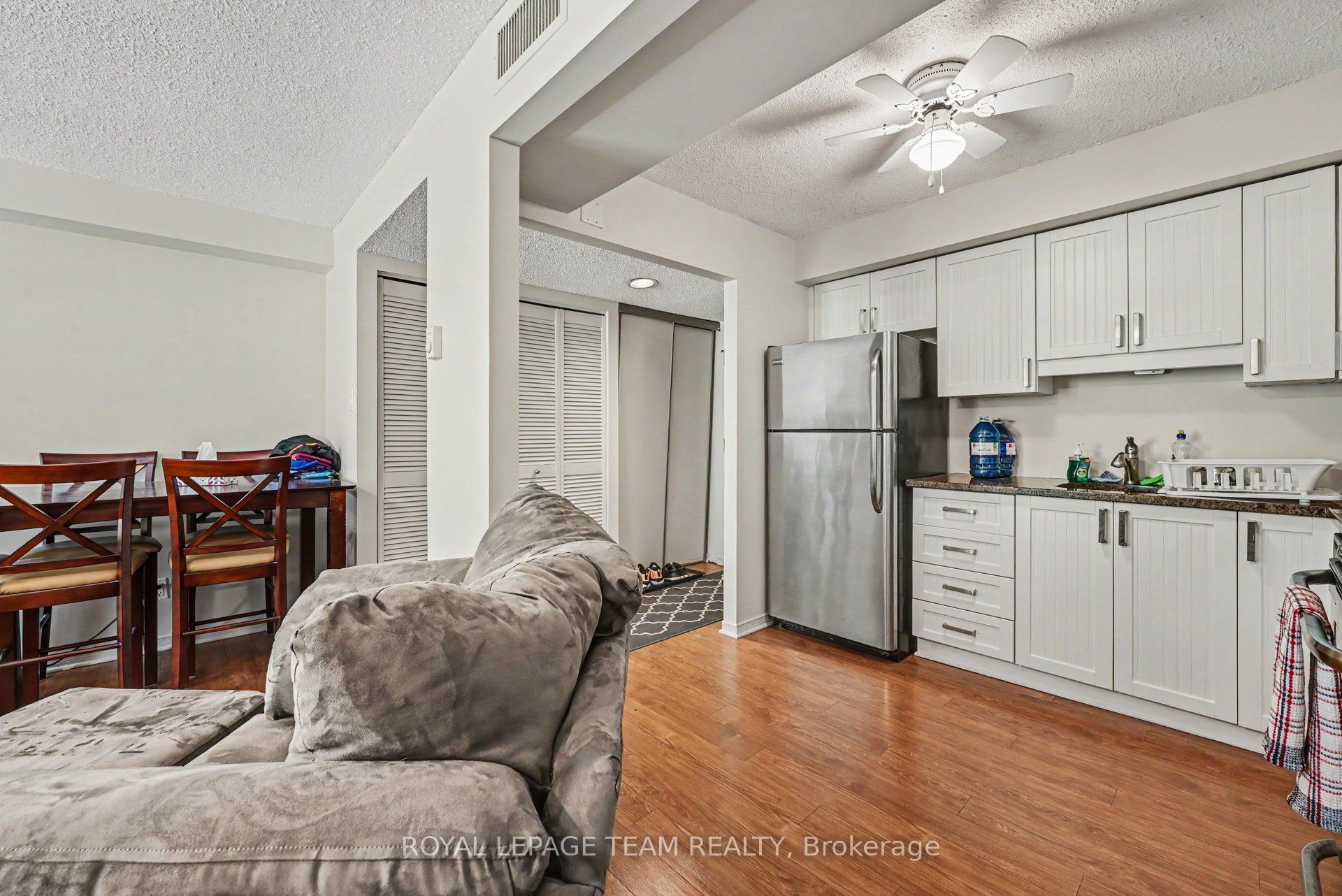 199 Kent Street 404, Ottawa Centre, ON K2P 2K8 photo 5