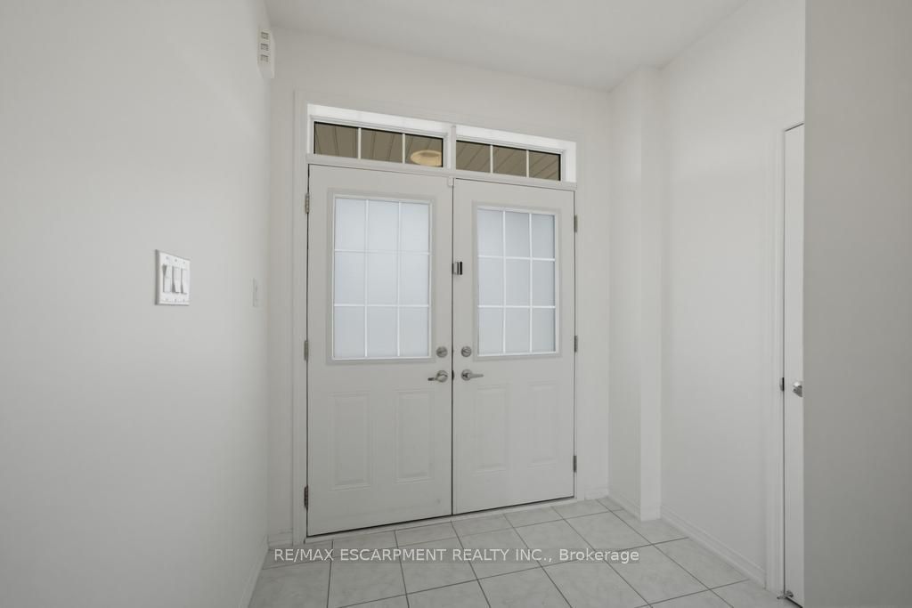 10 Cooke Avenue, Brantford, ON N3T 0S2 photo 2