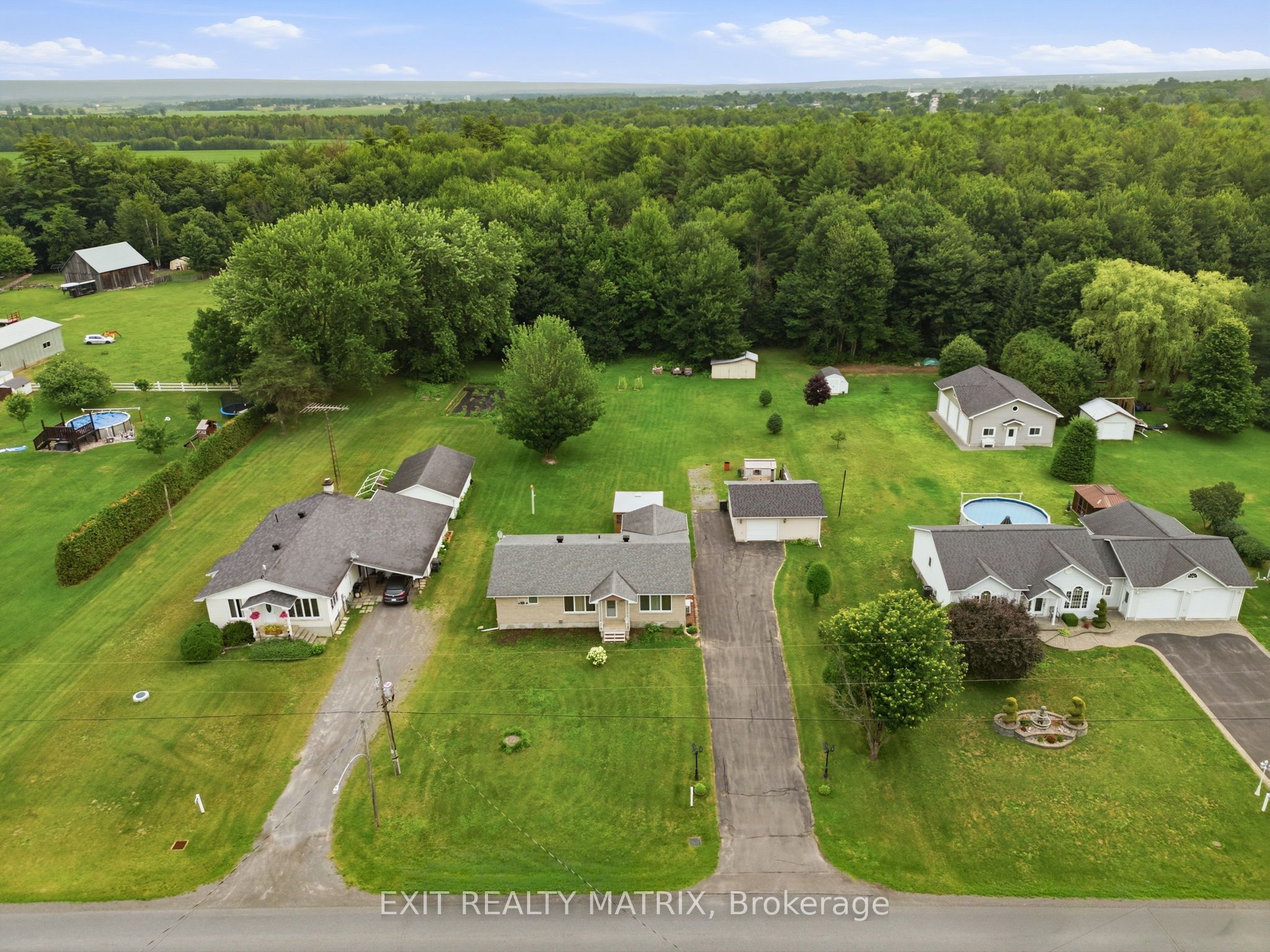 563 Lajeunesse Road, Alfred and Plantagenet, ON K0B 1A0 photo 3