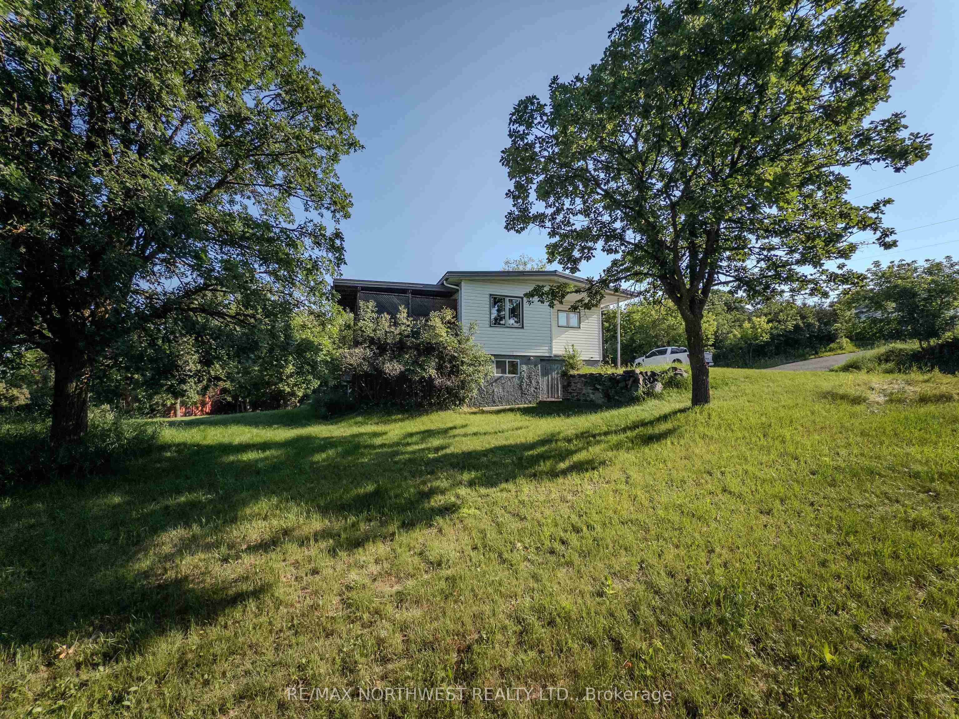 520 Portage Street, Kenora, ON P0X 1C0 photo 3