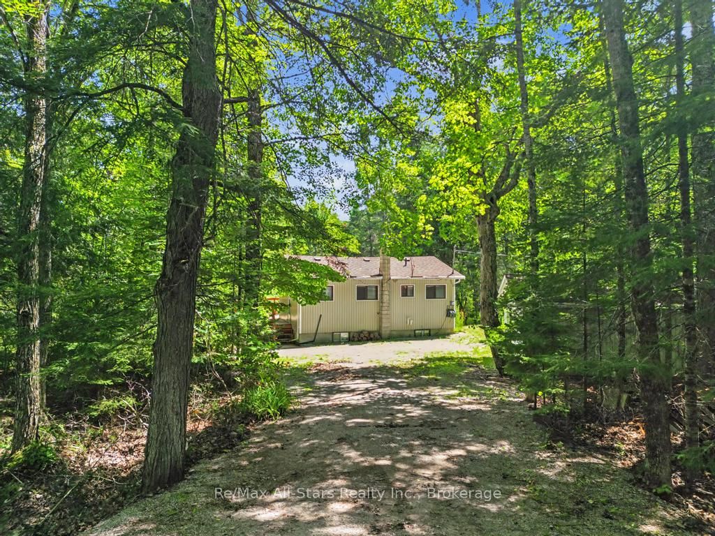 6 Kennedy Court, Trent Lakes, ON K0M 1A0 photo 2