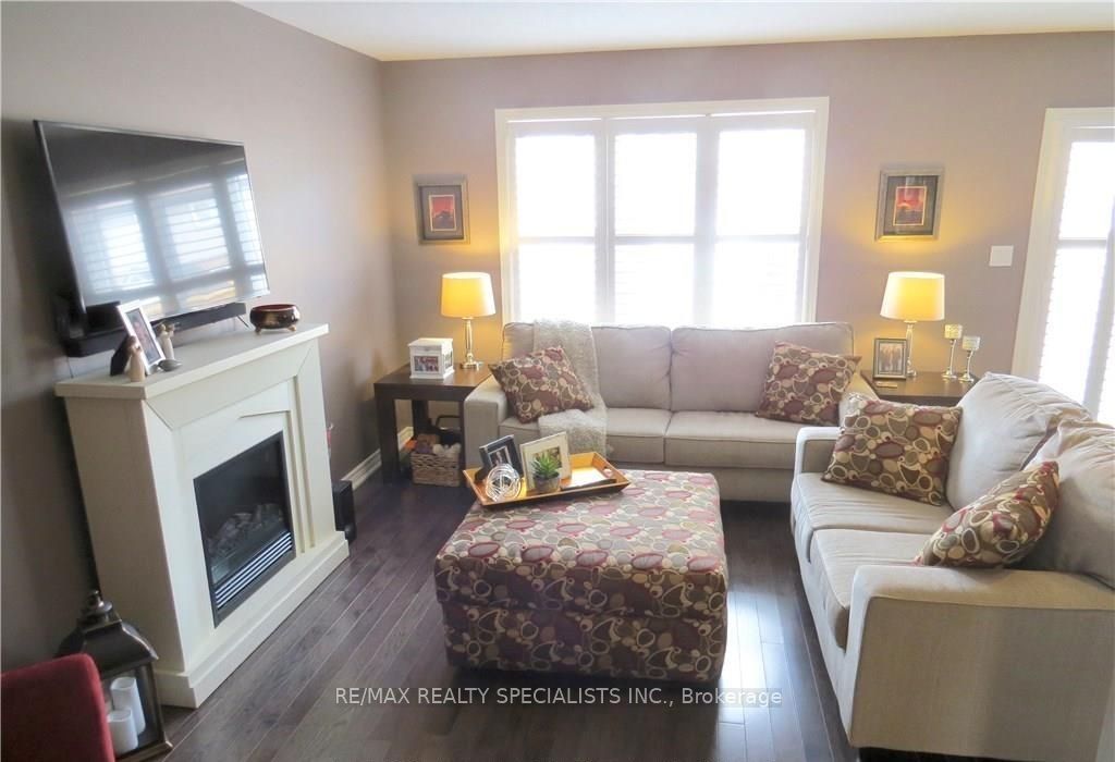 101 Roselawn Crescent, Welland, ON L3C 0C4 photo 4
