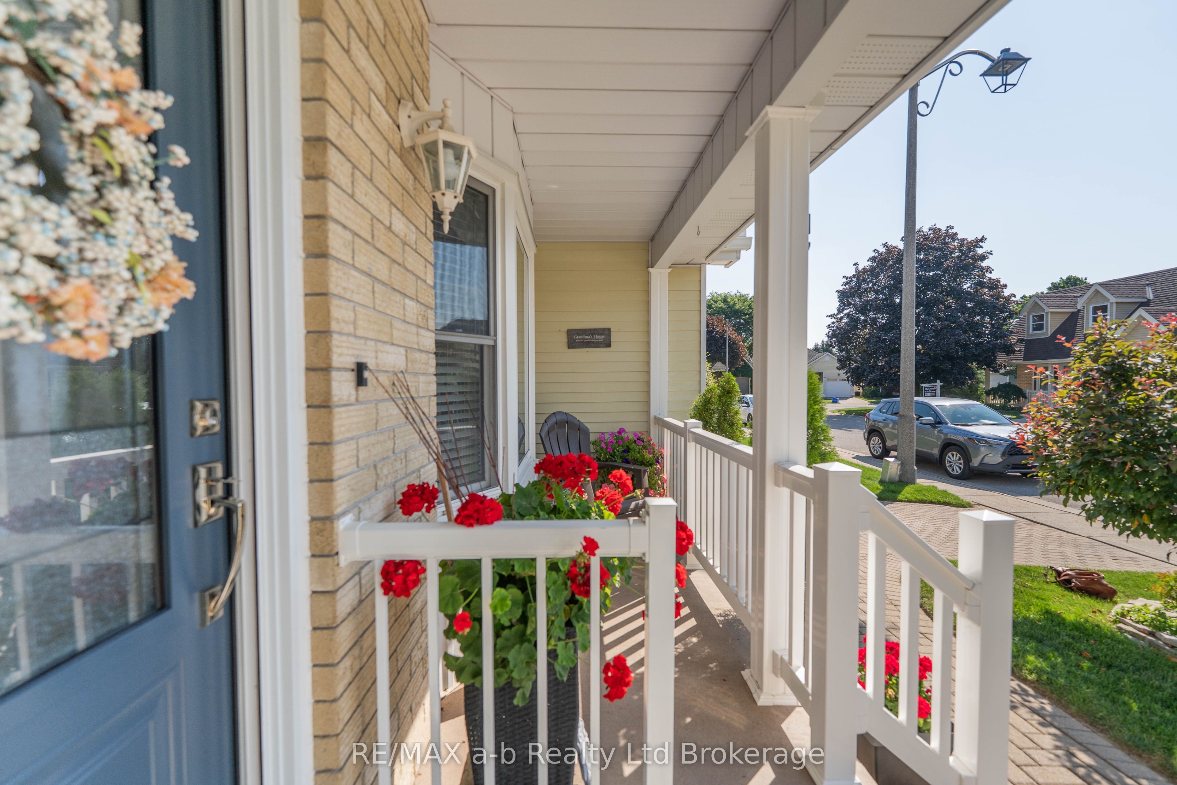 57 Edwin Crescent, Tillsonburg, ON N4G 5H6 photo 3