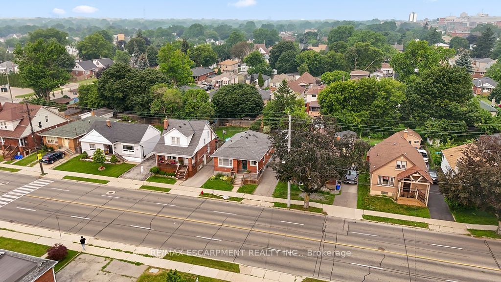 340 Upper Gage Avenue, Hamilton, ON L8V 4H7 photo 2