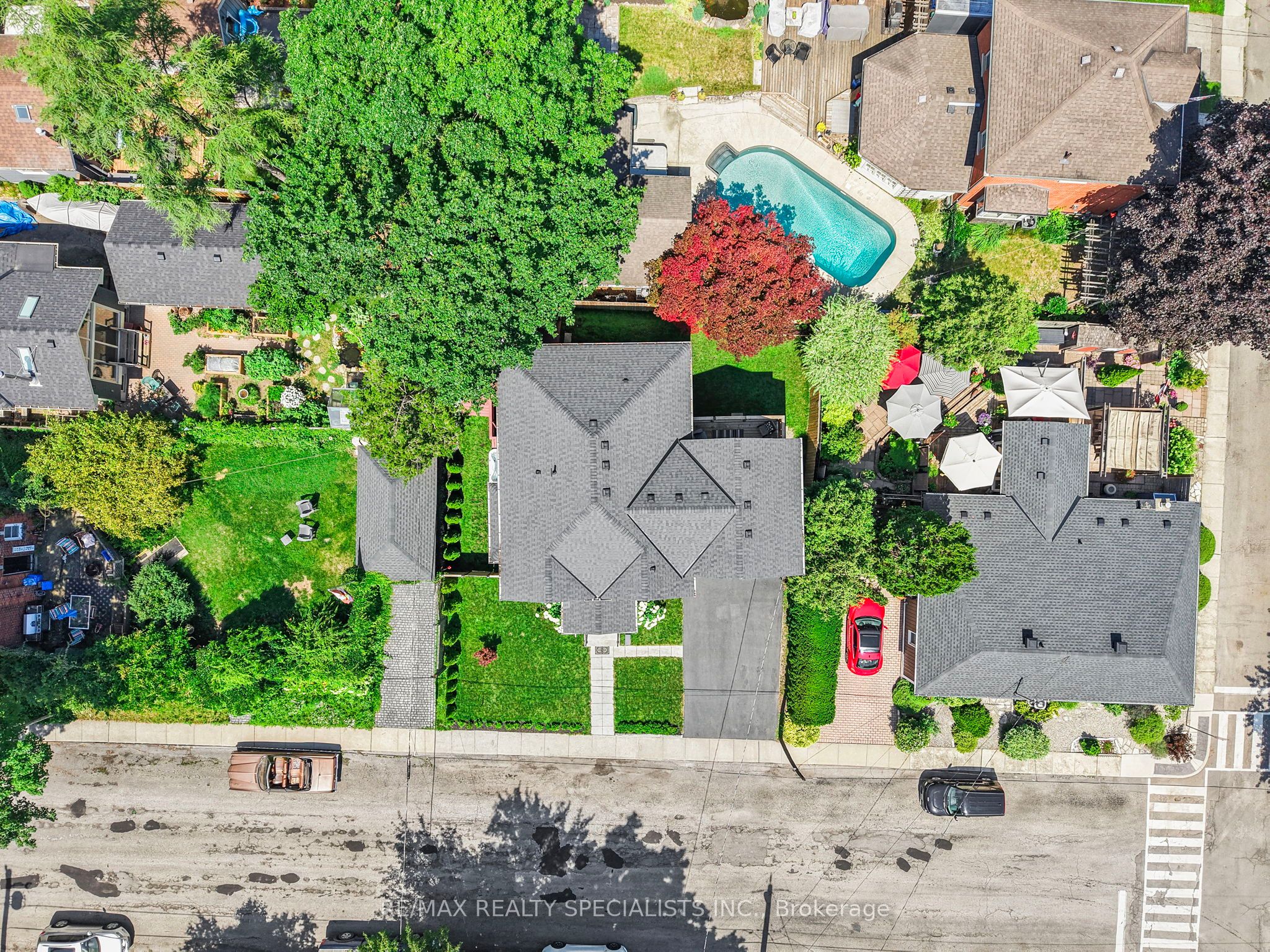 24 Peel Street N, Hamilton, ON L9H 2Z9 photo 3