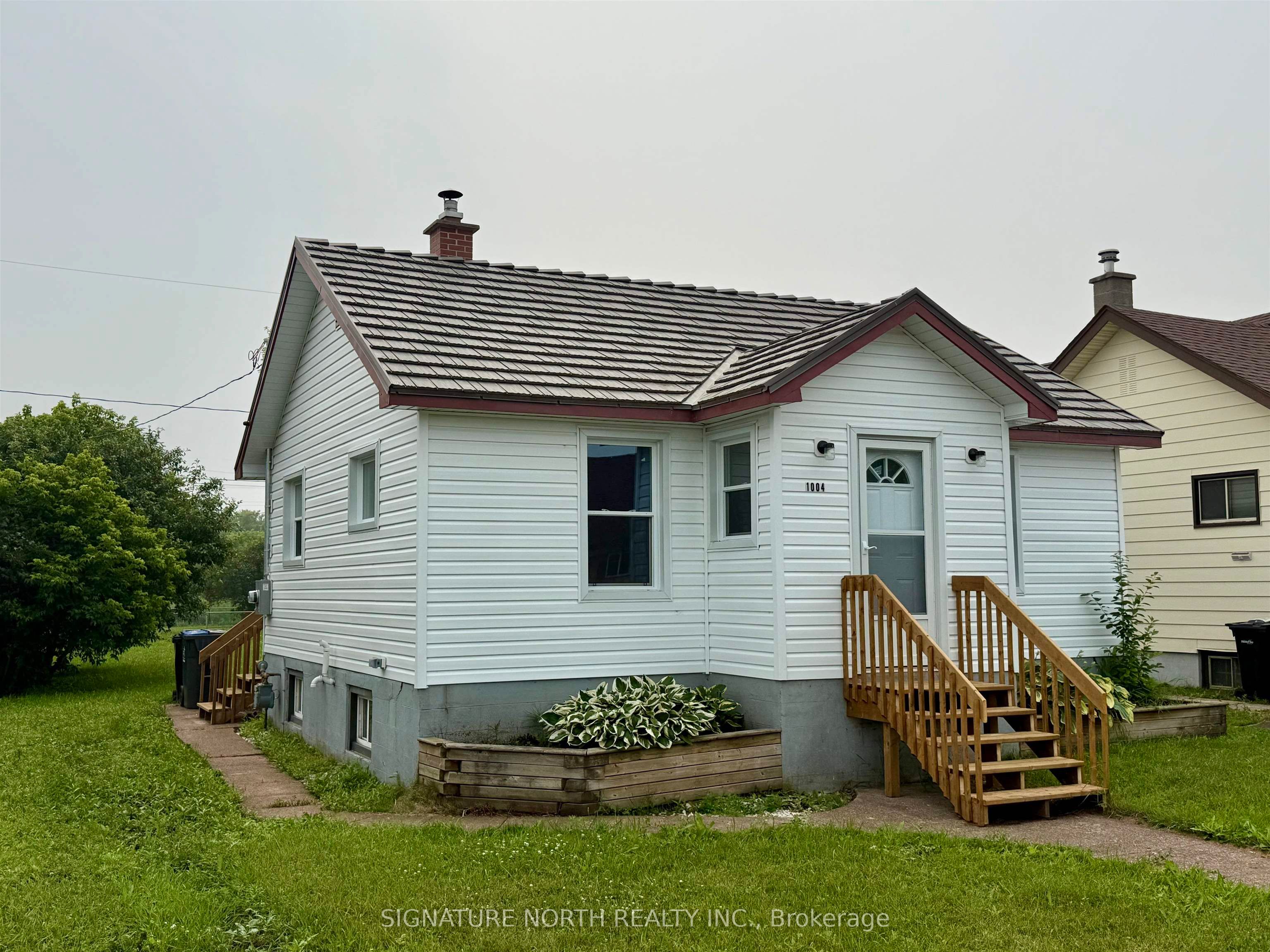 1004 Gore Street W, Thunder Bay, ON P7E 3T1 photo 3