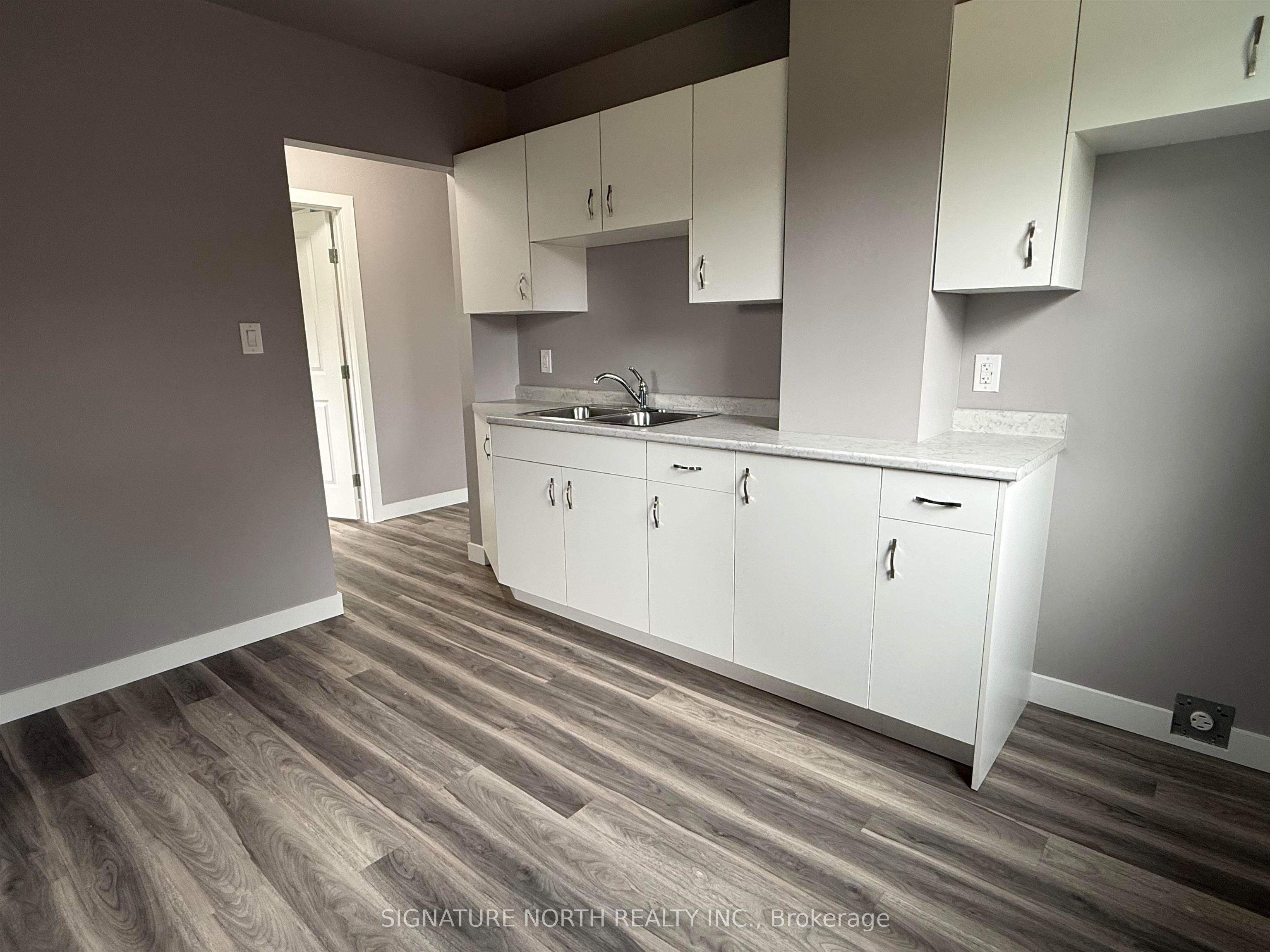 1004 Gore Street W, Thunder Bay, ON P7E 3T1 photo 5