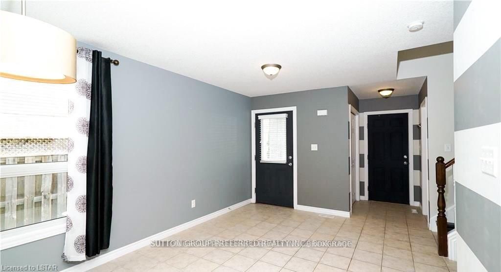1708 Mickleborough Drive, London North, ON N6G 5R7 photo 2