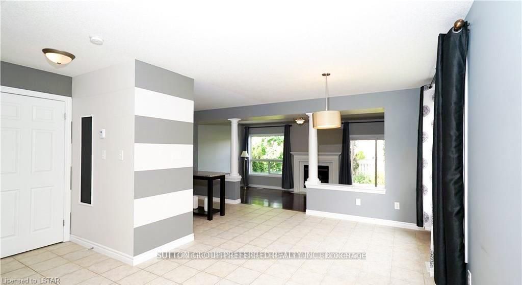 1708 Mickleborough Drive, London North, ON N6G 5R7 photo 3