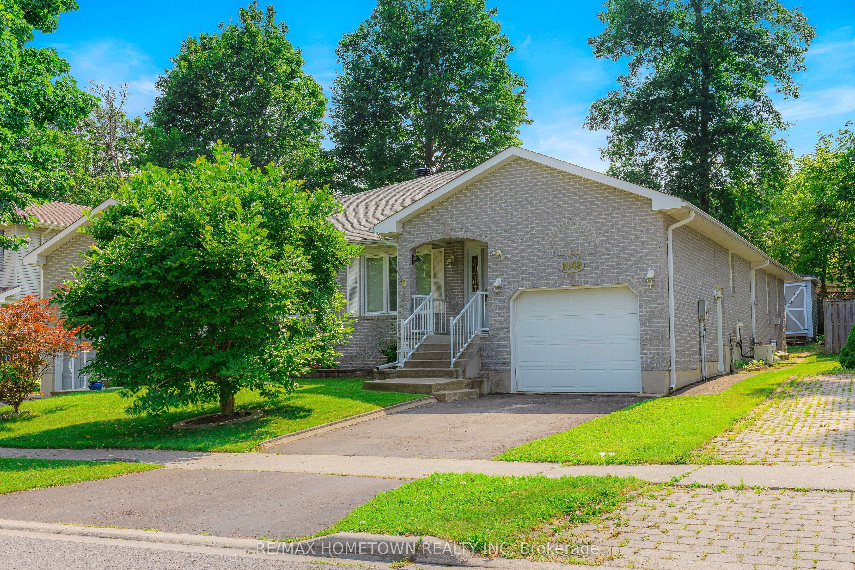 1048 Bridlewood Drive, Brockville, ON K6V 7E9