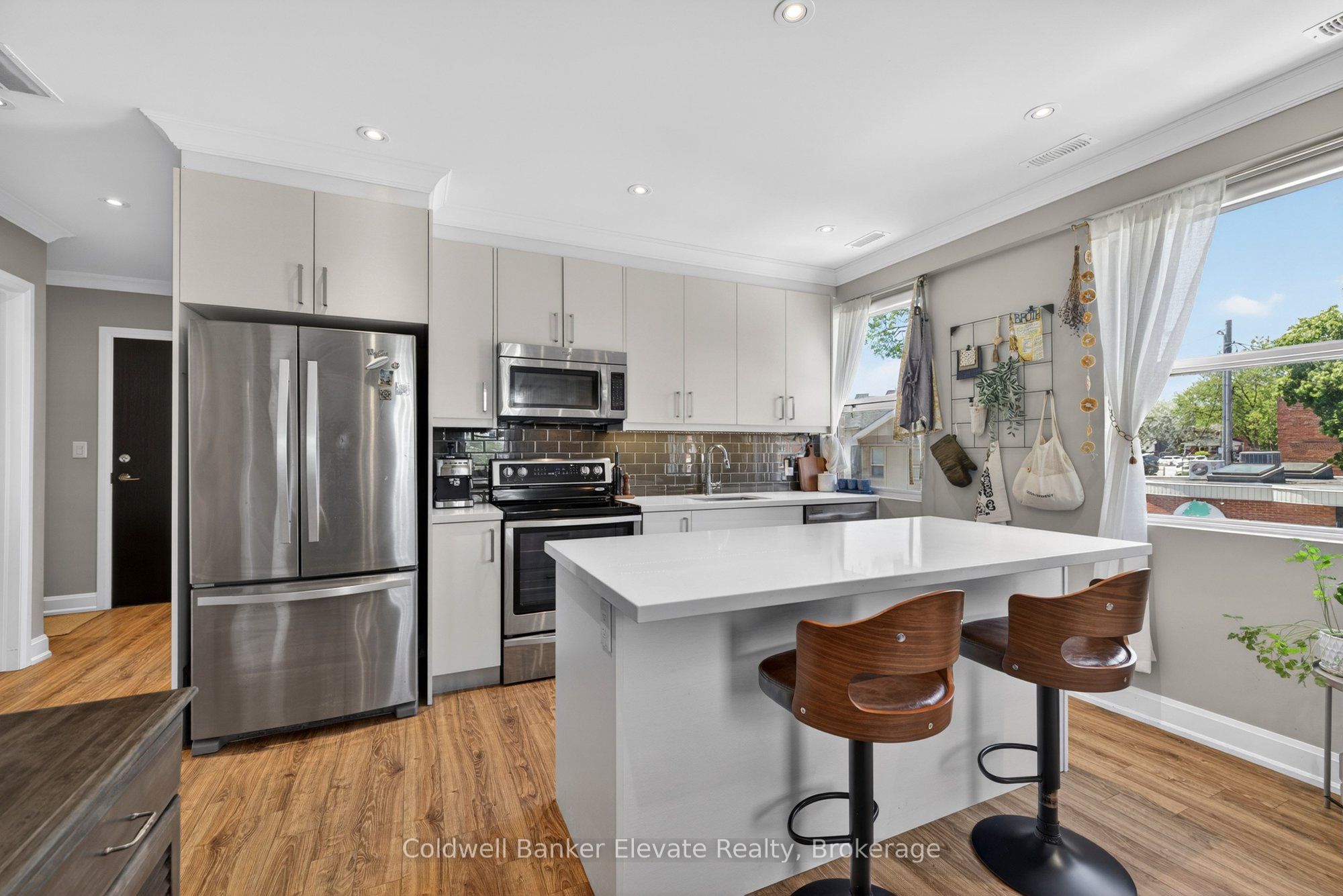 2 King Street W 205, Hamilton, ON L9H 6Z1