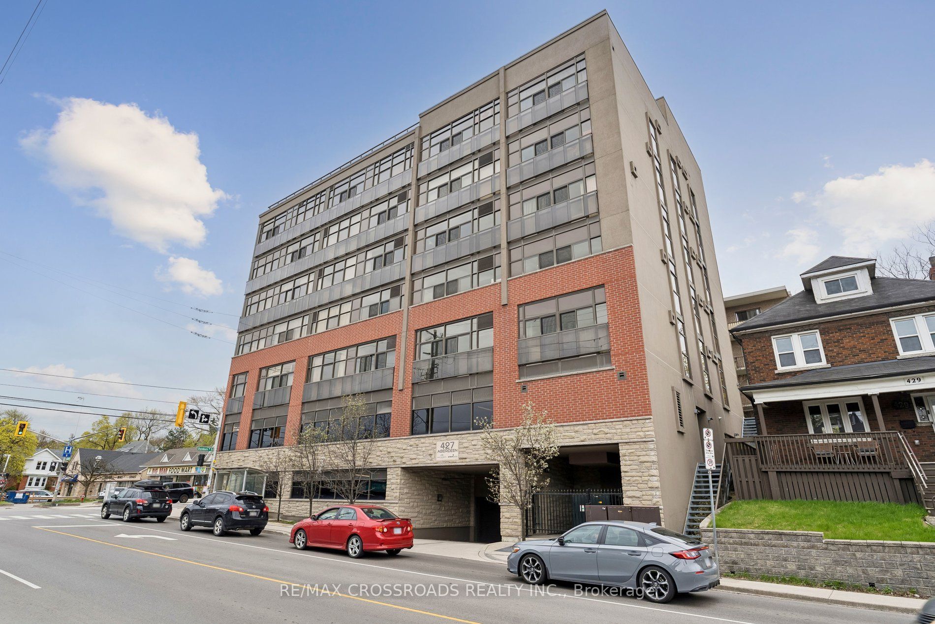 427 Aberdeen Avenue 201, Hamilton, ON L8P 2S4