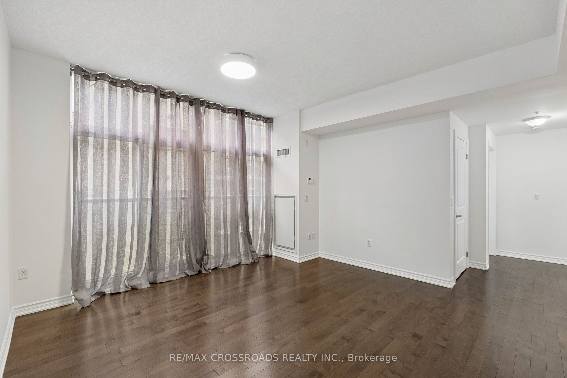 427 Aberdeen Avenue 201, Hamilton, ON L8P 2S4 photo 3