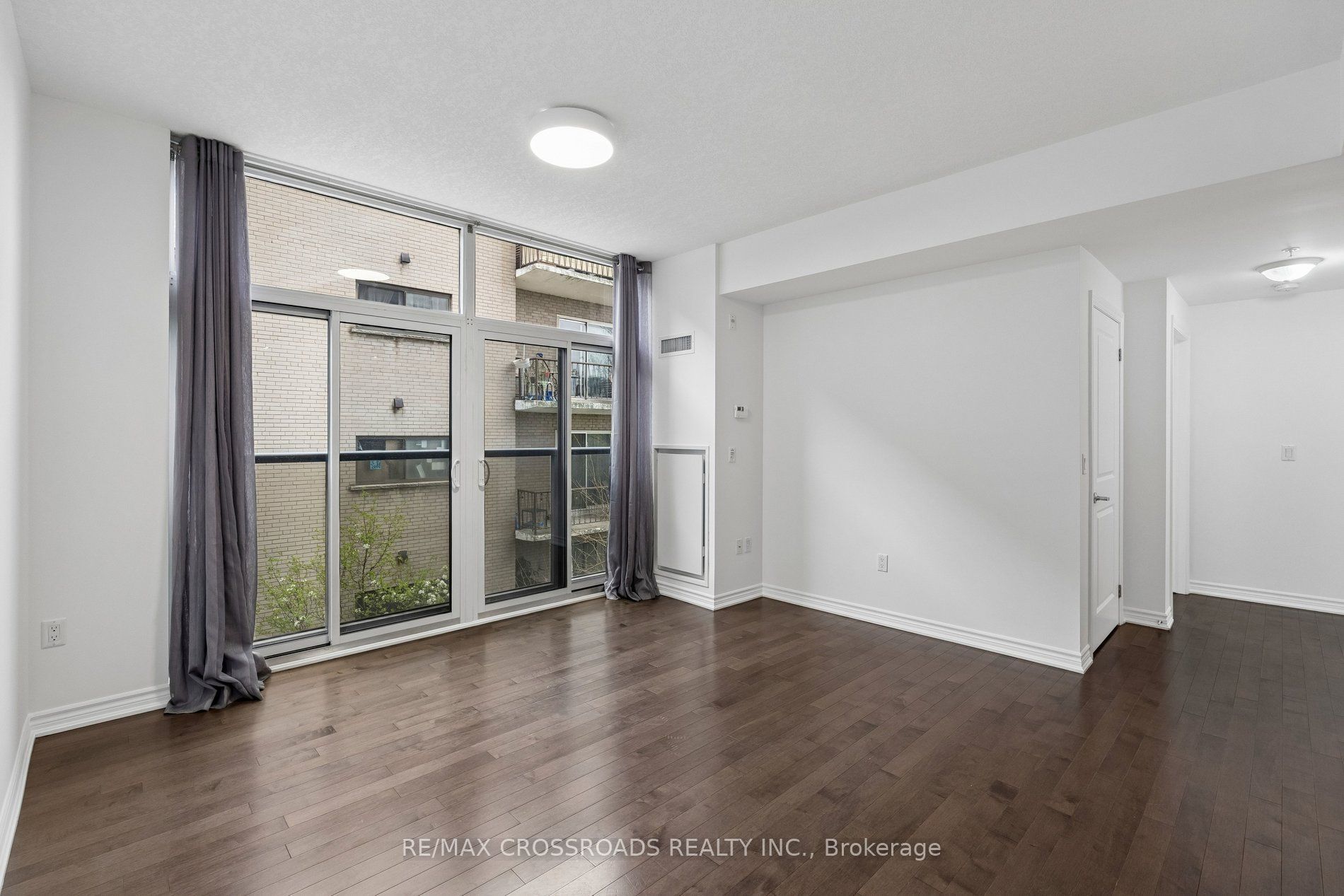 427 Aberdeen Avenue 201, Hamilton, ON L8P 2S4 photo 4