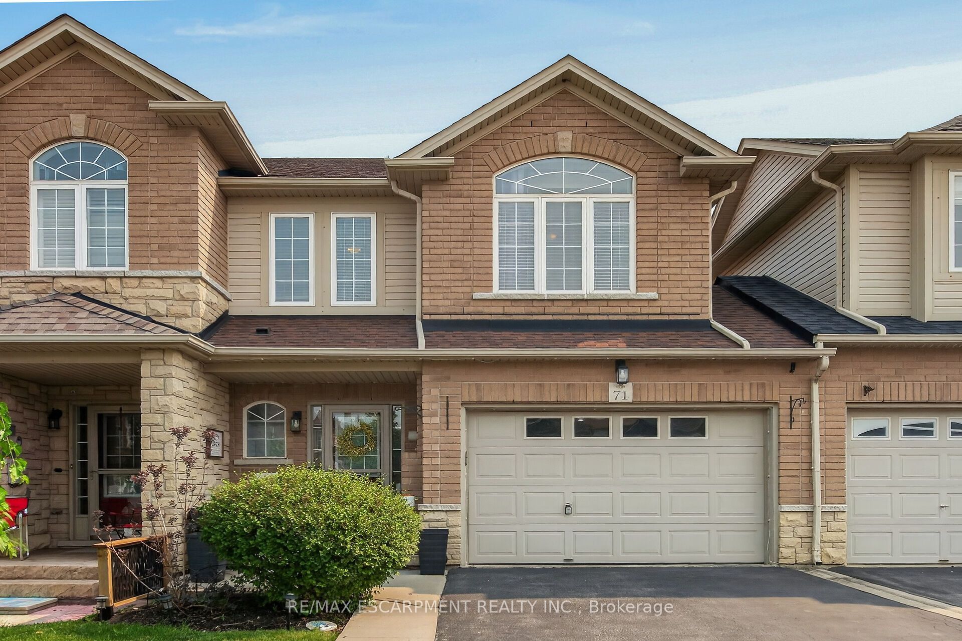 71 Cedarville Drive, Hamilton, ON L8J 0A6